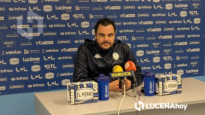 Antonio Jesús Cobos, entrenador del Ciudad de Lucena, en rueda de prensa