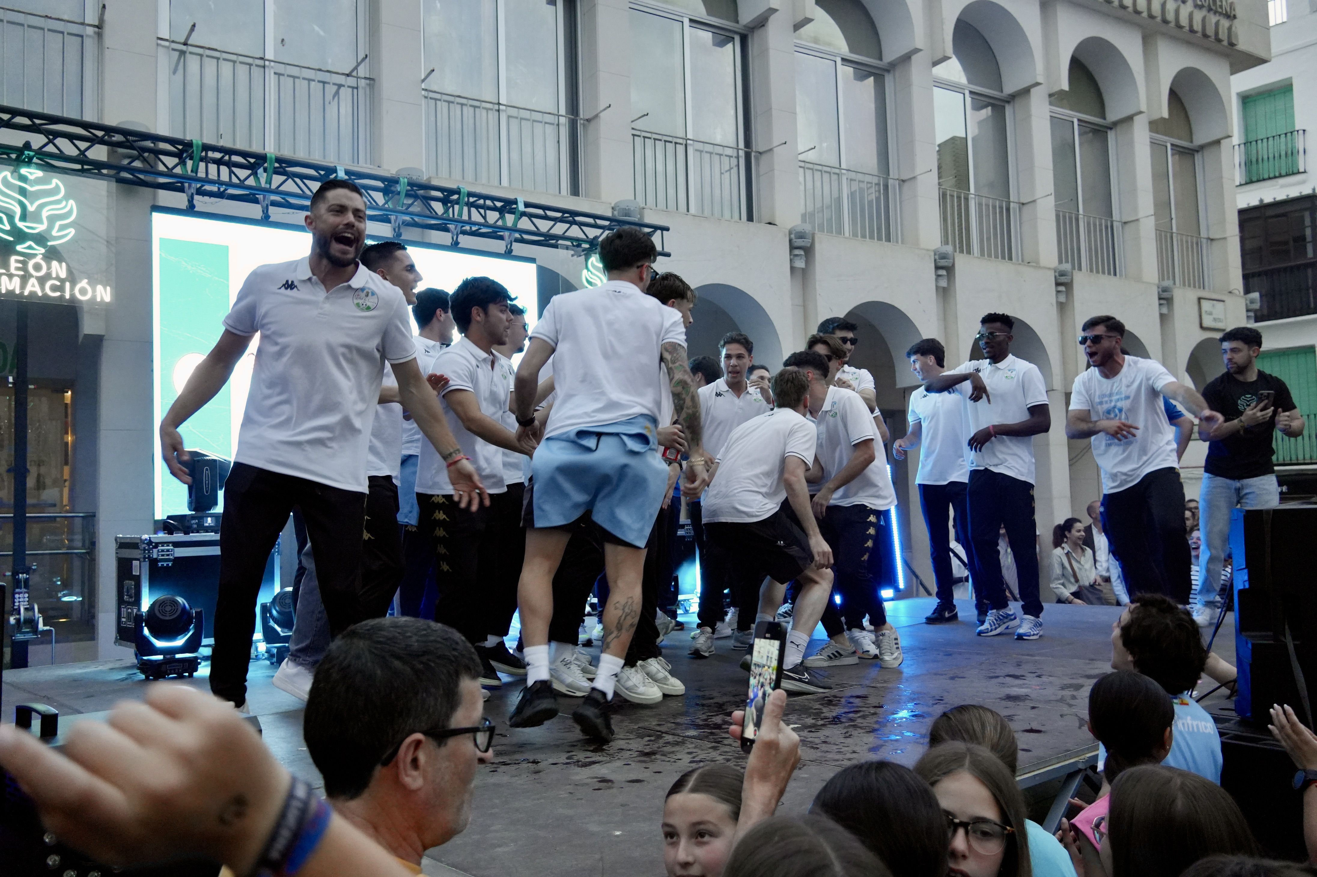El Ciudad de Lucena celebra el ascenso a 2ª RFEF