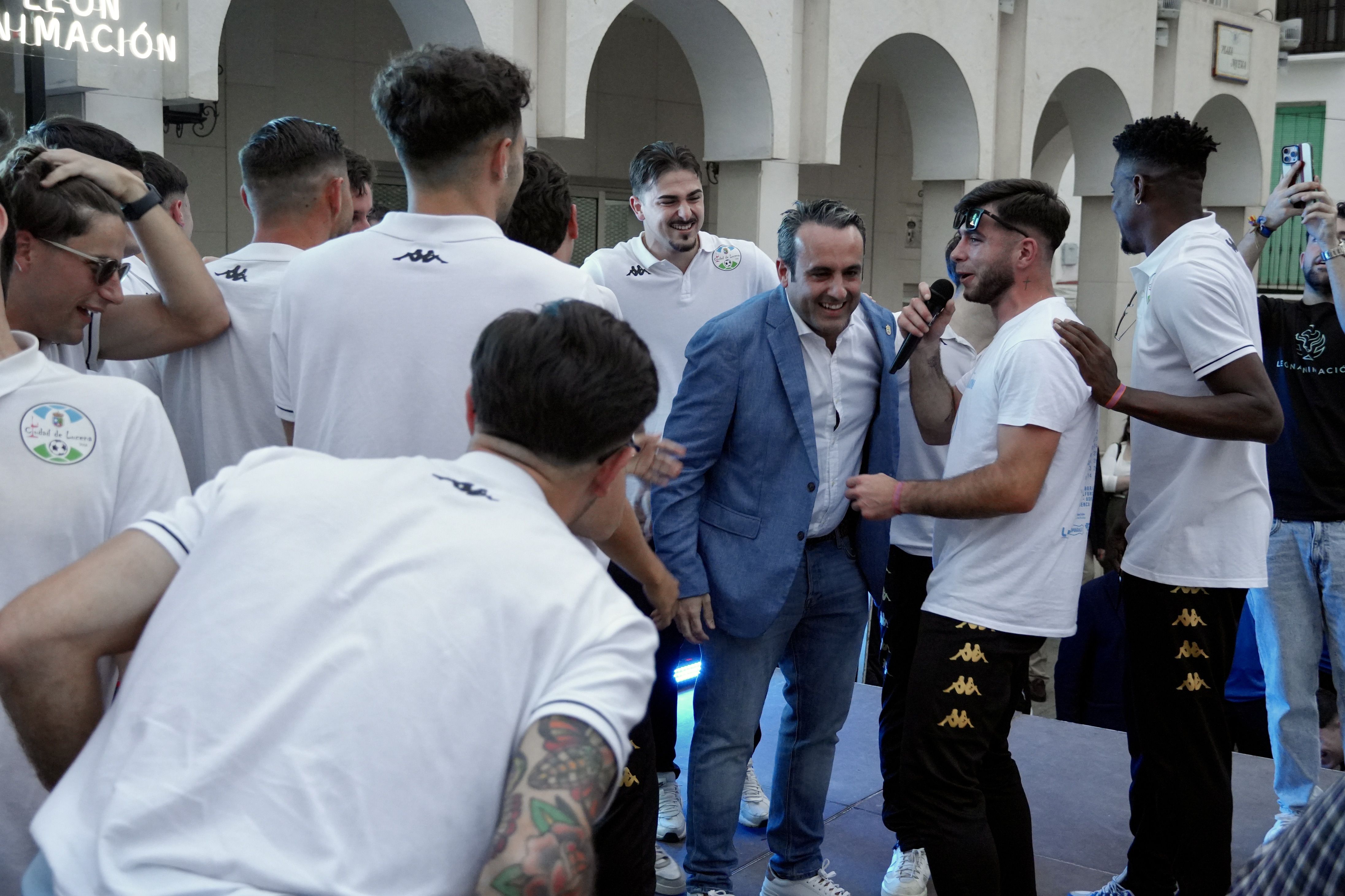 El Ciudad de Lucena celebra el ascenso a 2ª RFEF