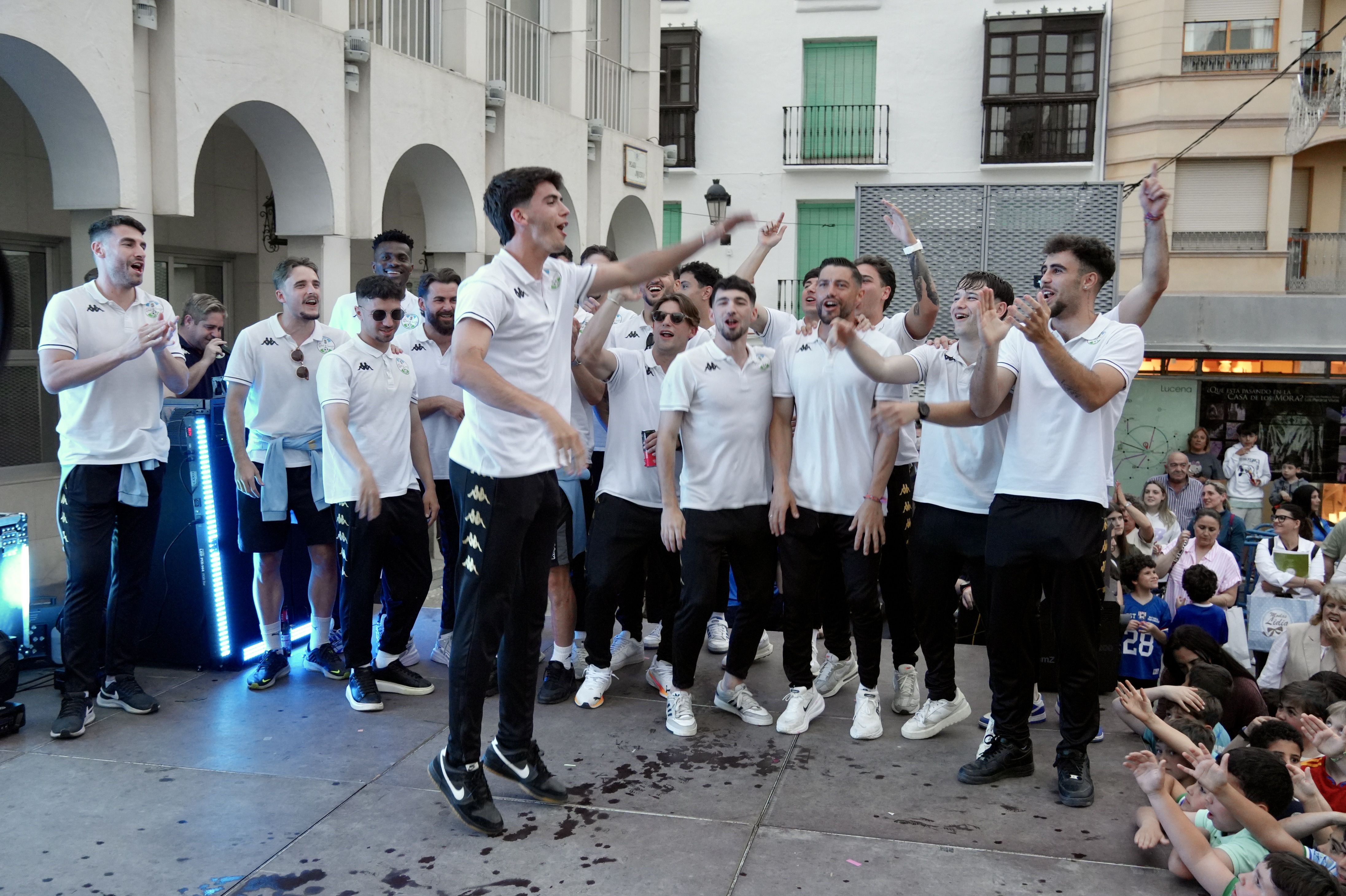 El Ciudad de Lucena celebra el ascenso a 2ª RFEF