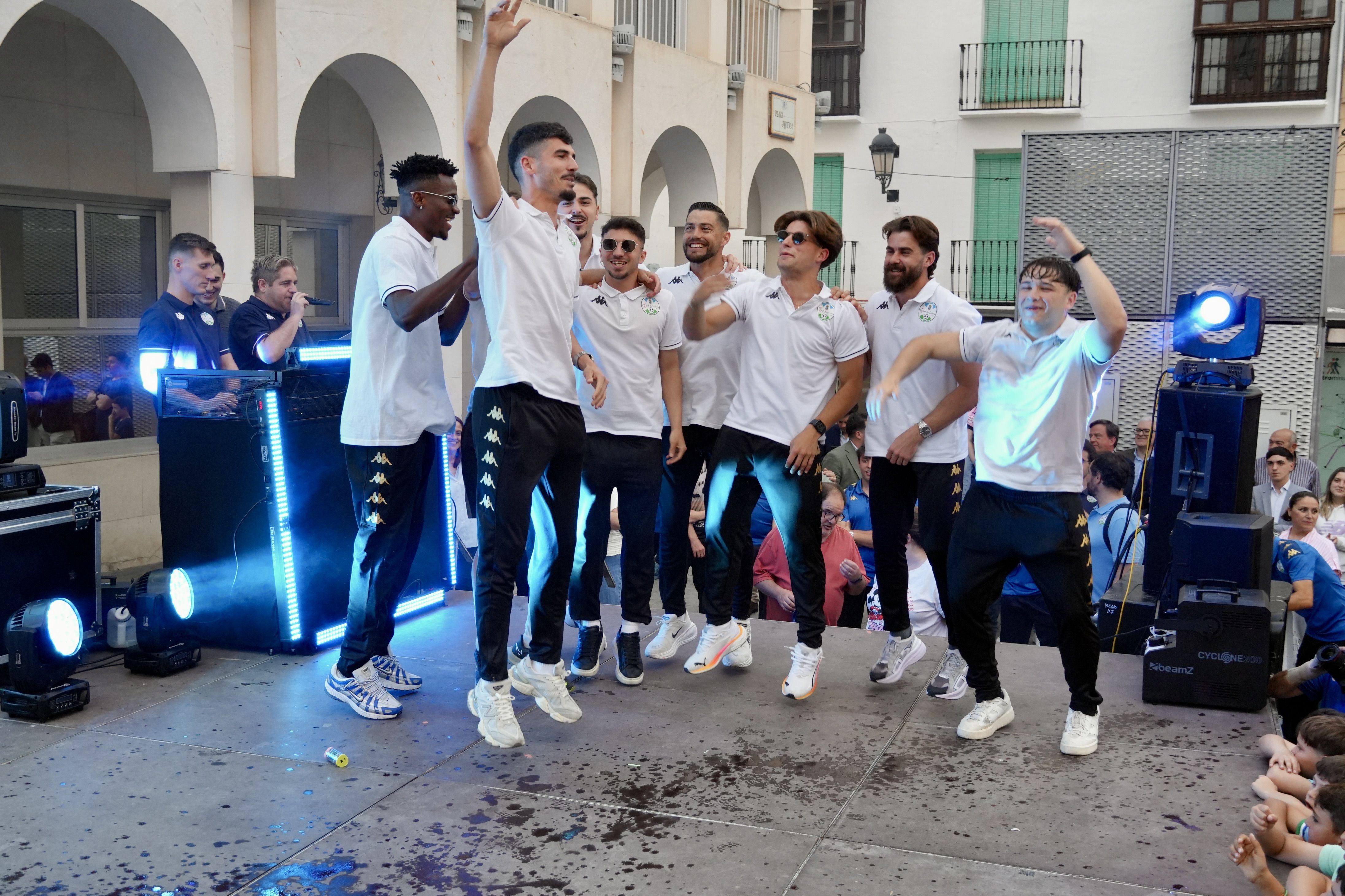El Ciudad de Lucena celebra el ascenso a 2ª RFEF