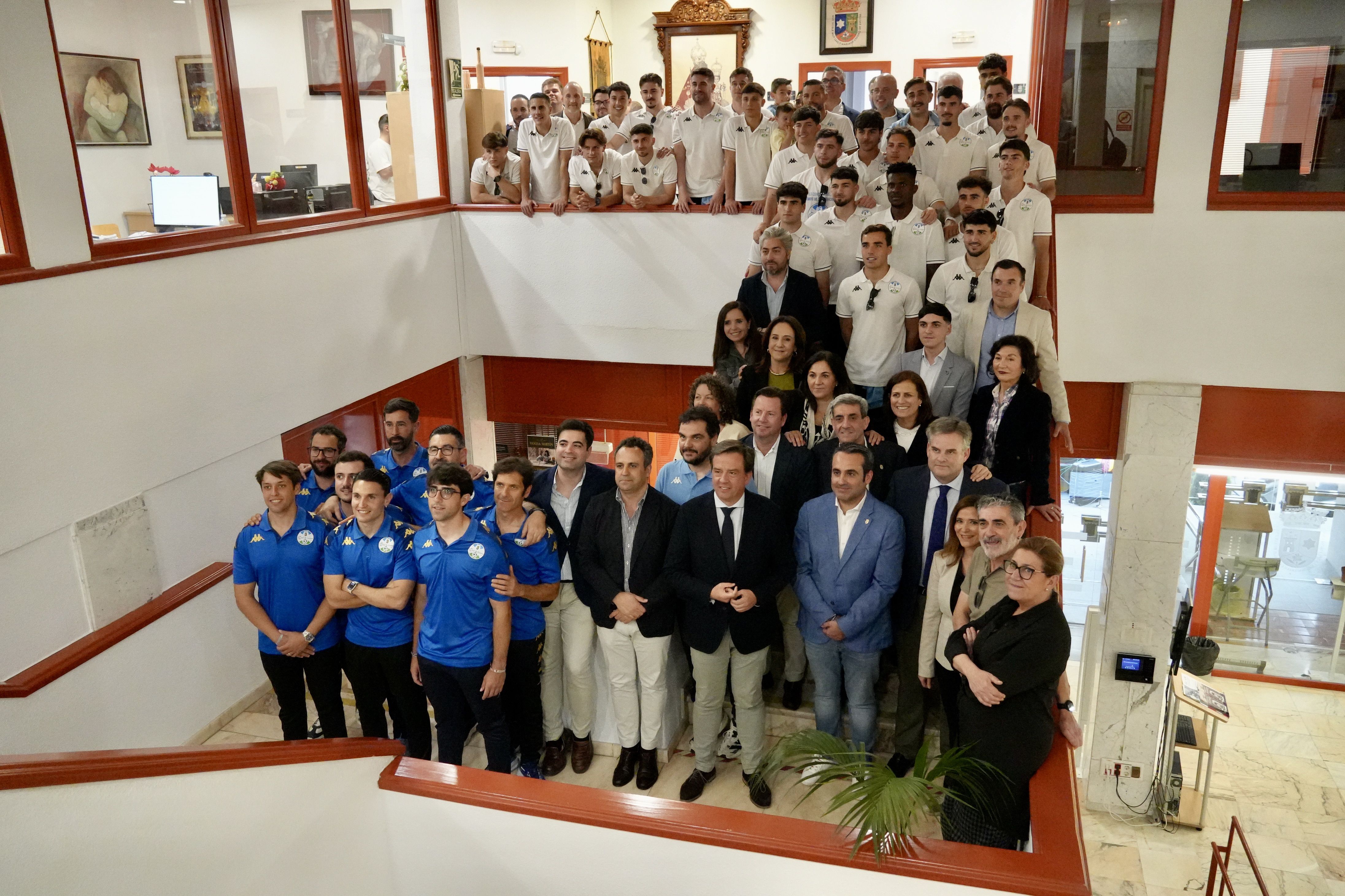 El Ciudad de Lucena celebra el ascenso a 2ª RFEF