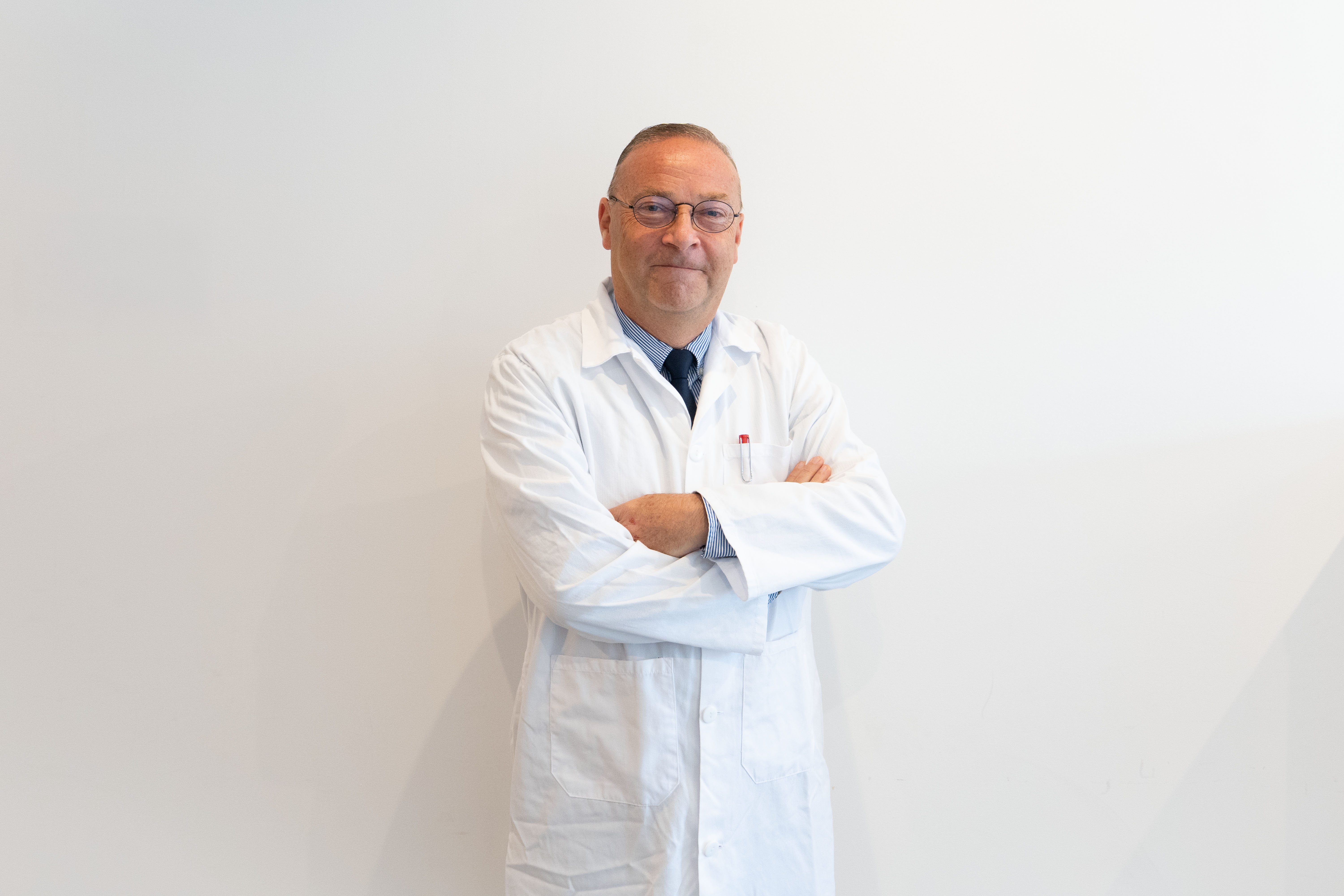 Dr. Juan Francisco Martínez Canca   Médico Especialista en Neurocirugía en el Hospital Centro de Andalucía.j pg