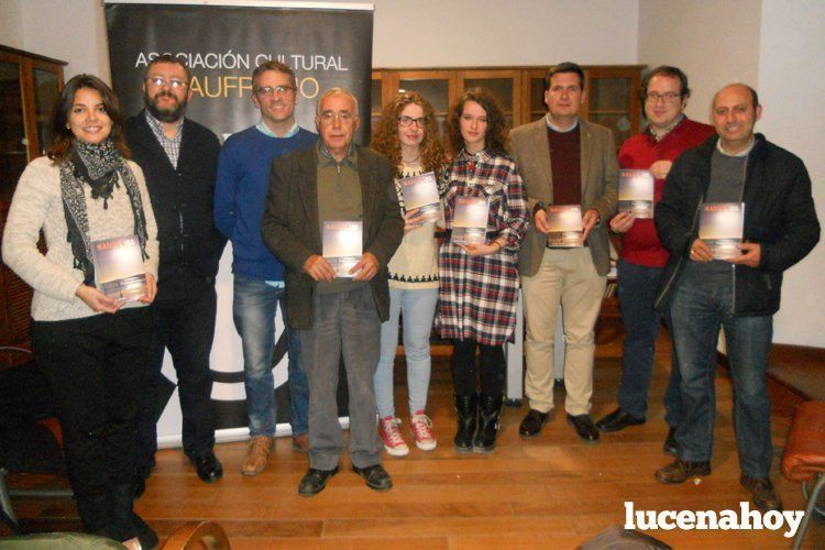  Fran Adame, concejal de Cultura, junto a los responsables de la asociación cultural Naufragio, editora de 'Saigón' 