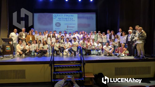 Foto de familia de los premiados en esta XXII edición de la Yincana Matemática