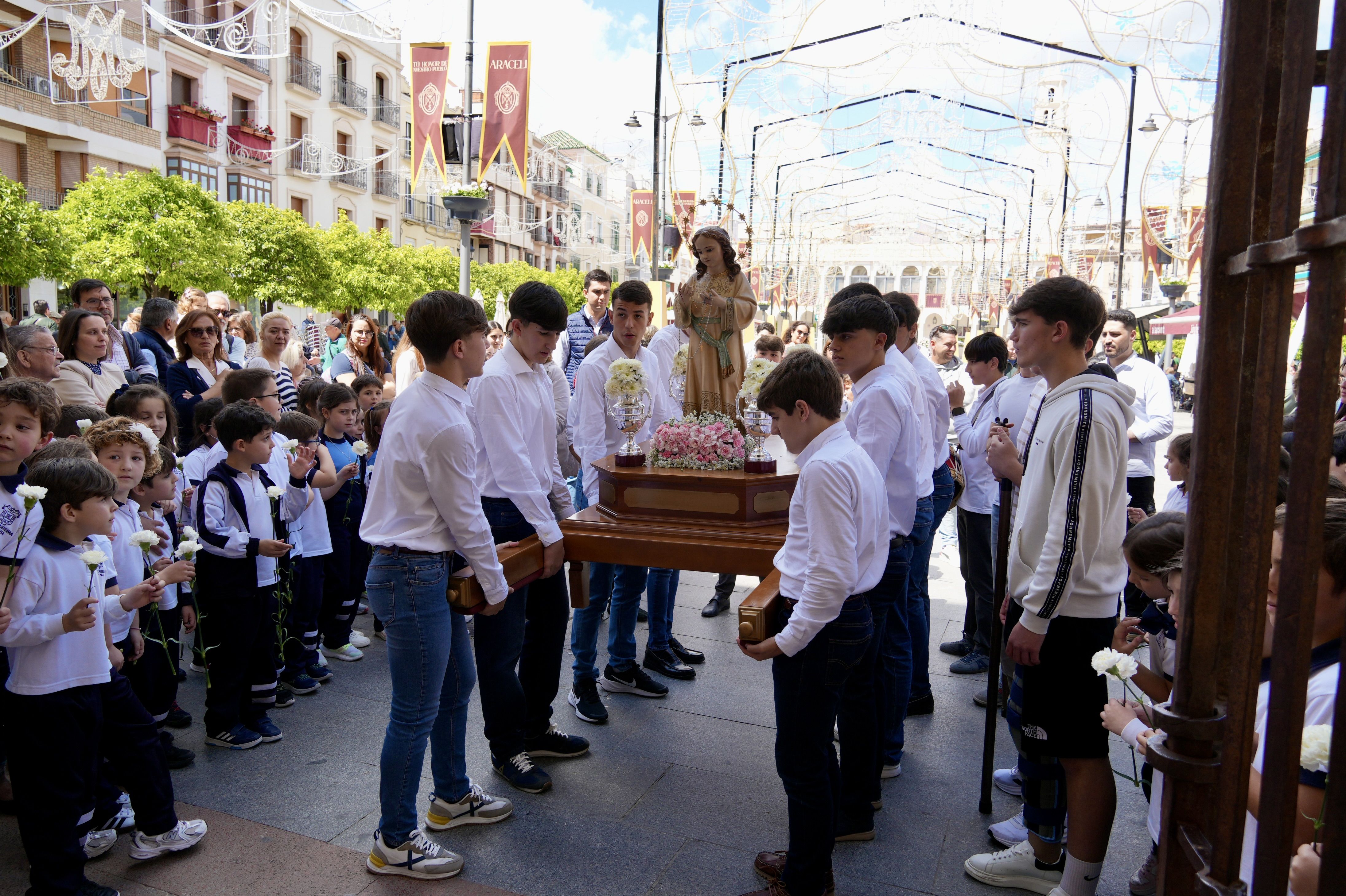 Procesión de la Virgen Niña del Colegio de La Purísima