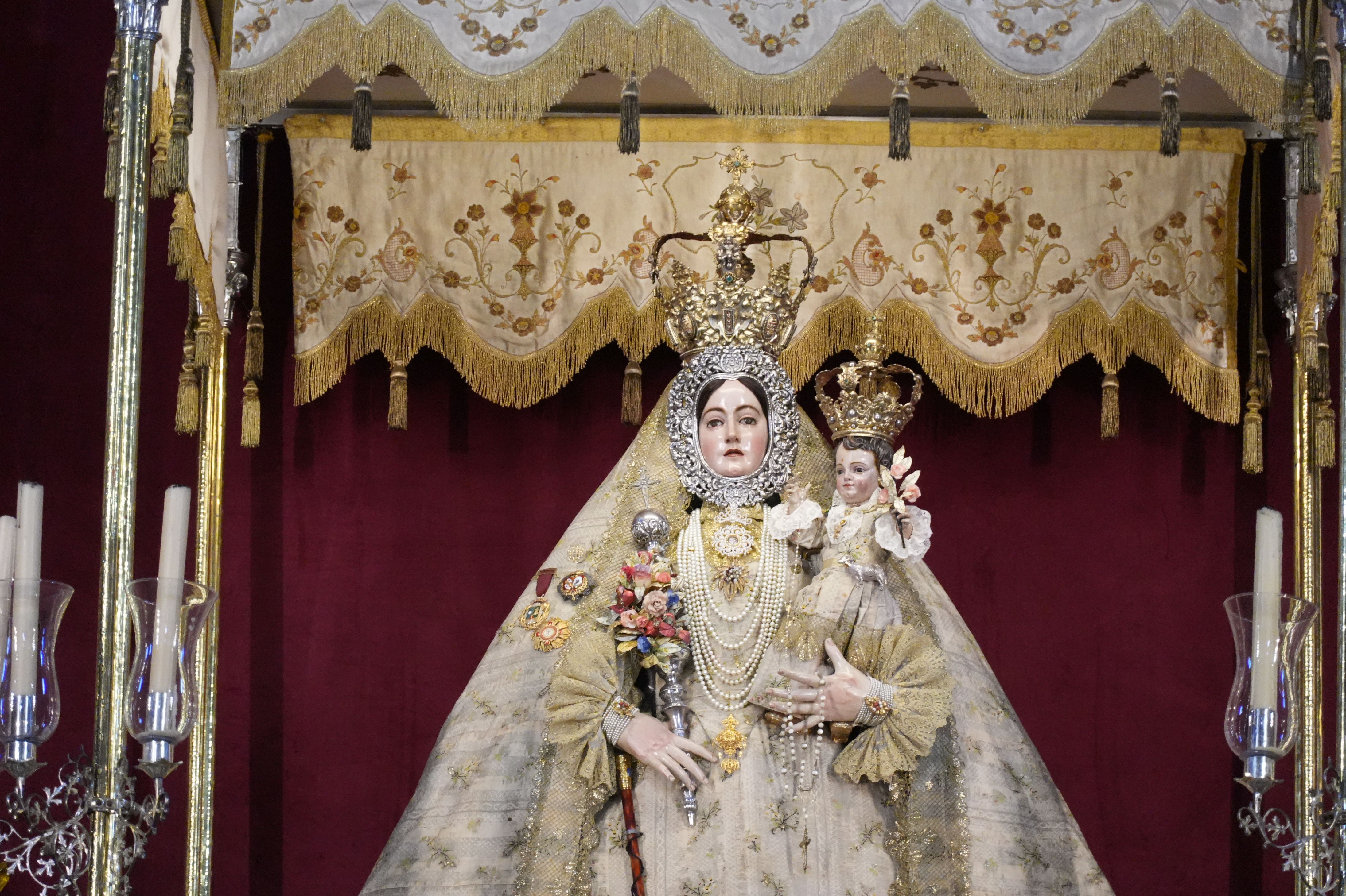 Procesión de la Virgen Niña del Colegio de La Purísima