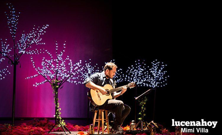 Foto-Galería: Ismael Serrano encandila al público lucentino en un concierto acústico para el recuerdo en el Auditorio Municipal