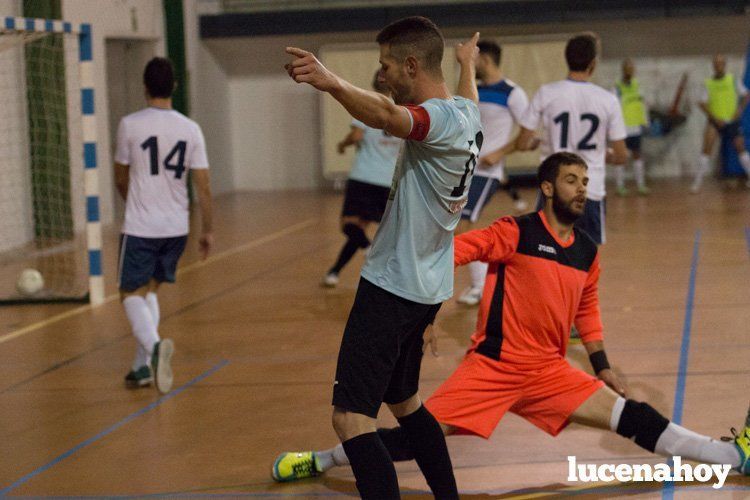  Cordero celebra uno de los goles del Lucena Futsal. SERGIO RODRÍGUEZ 