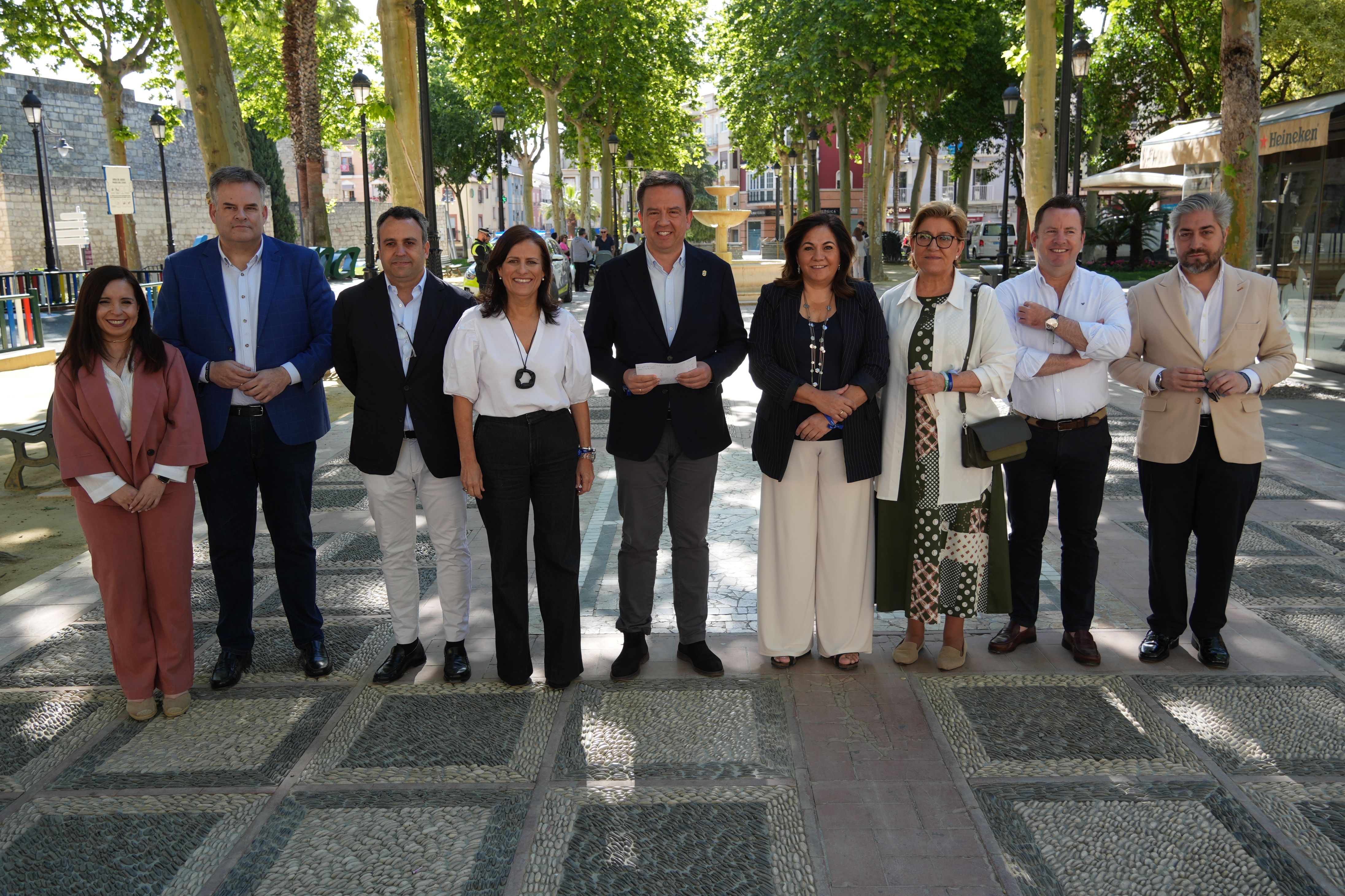 El equipo de gobierno del PP, esta mañana en el Paseo del Coso