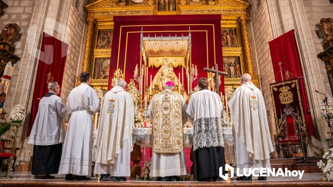 Un momento de la celebración religiosa. Foto: Jesús Cañete Un momento de la celebración religiosa. Foto: Jesús Cañete