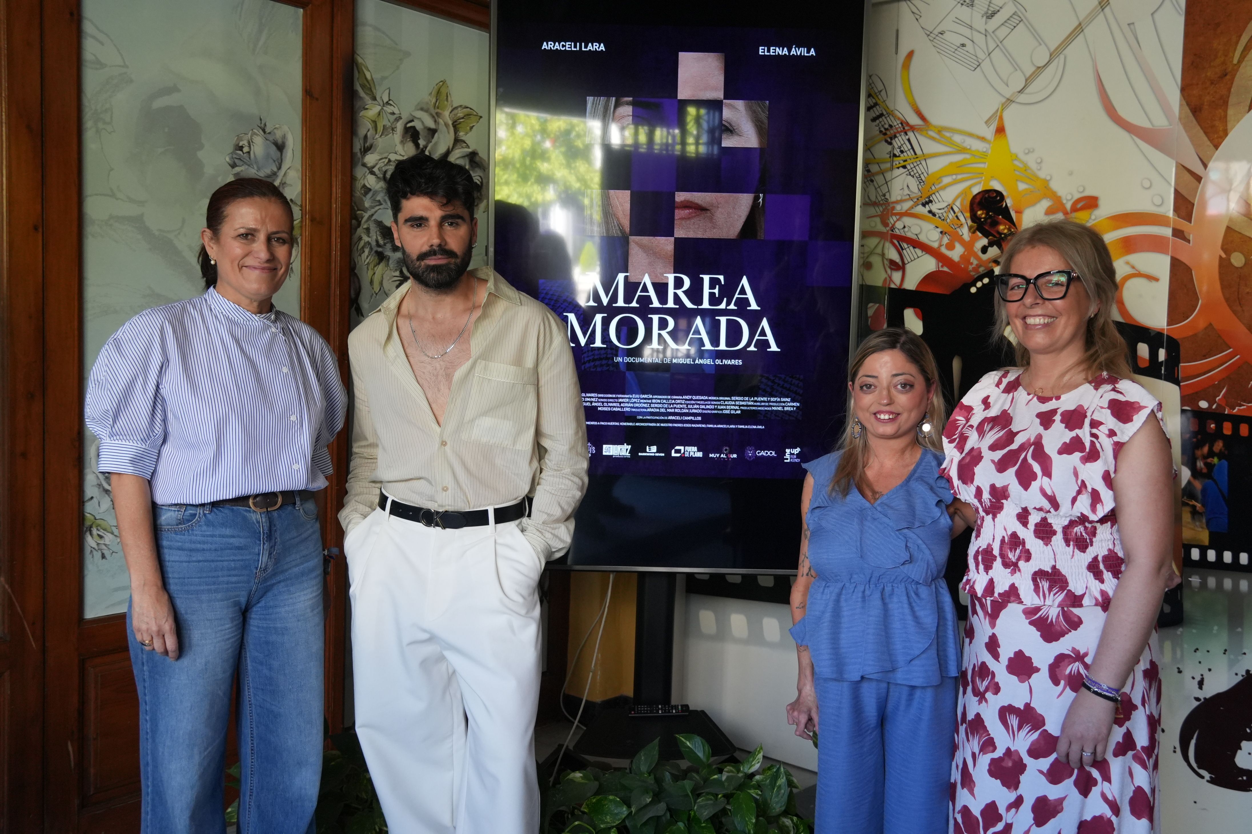 Presentación del inminente estreno del documental "Marea Morada", de Miguel Ángel Olivares Presentación del inminente estreno del documental "Marea Morada", de Miguel Ángel Olivares