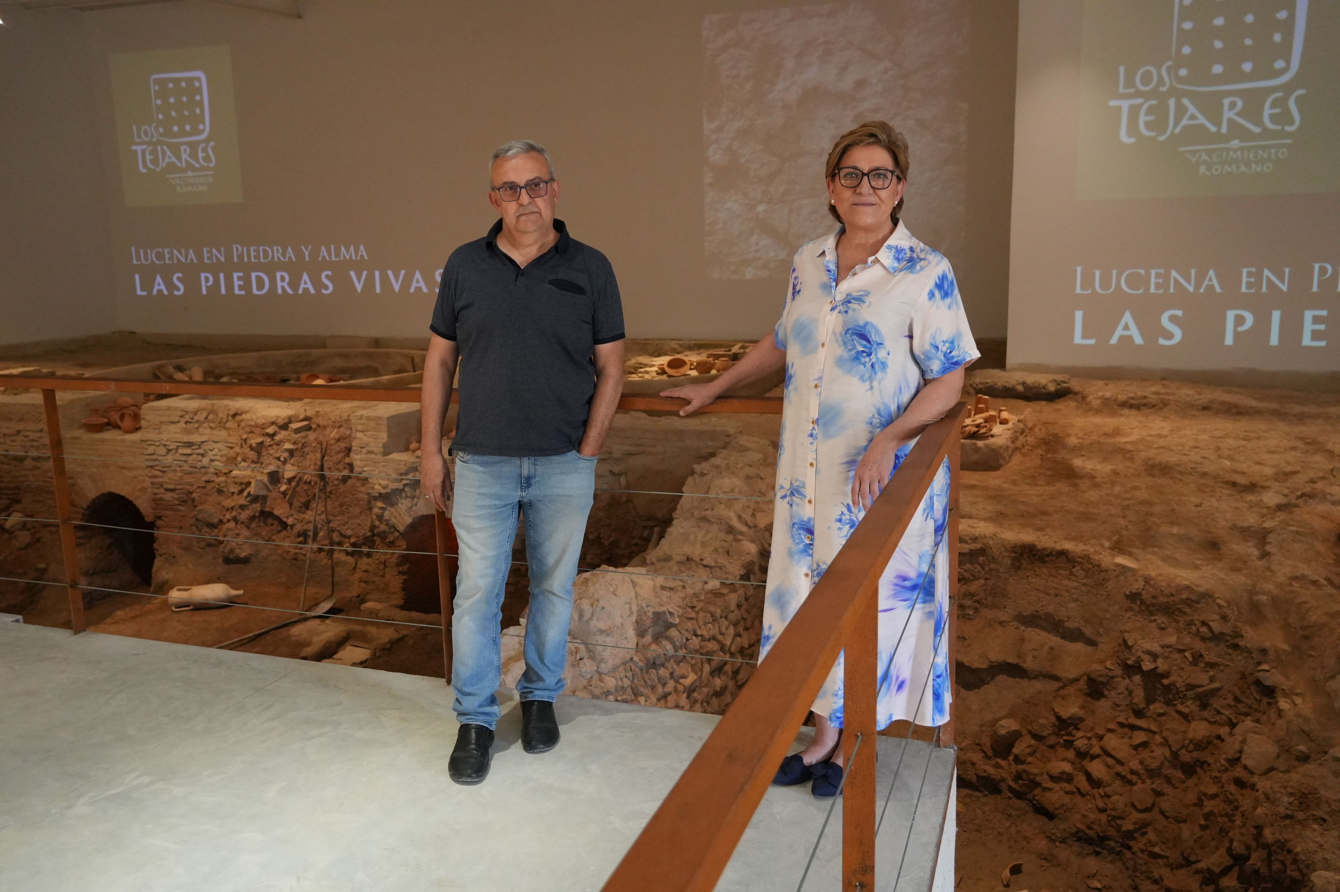 Charo Valverde, edil de Patrimonio, y Daniel Botella, arqueólogo municipal, han dado a conocer las ayudas en el Alfar Romano Charo Valverde, edil de Patrimonio, y Daniel Botella, arqueólogo municipal, han dado a conocer las ayudas en el Alfar Romano