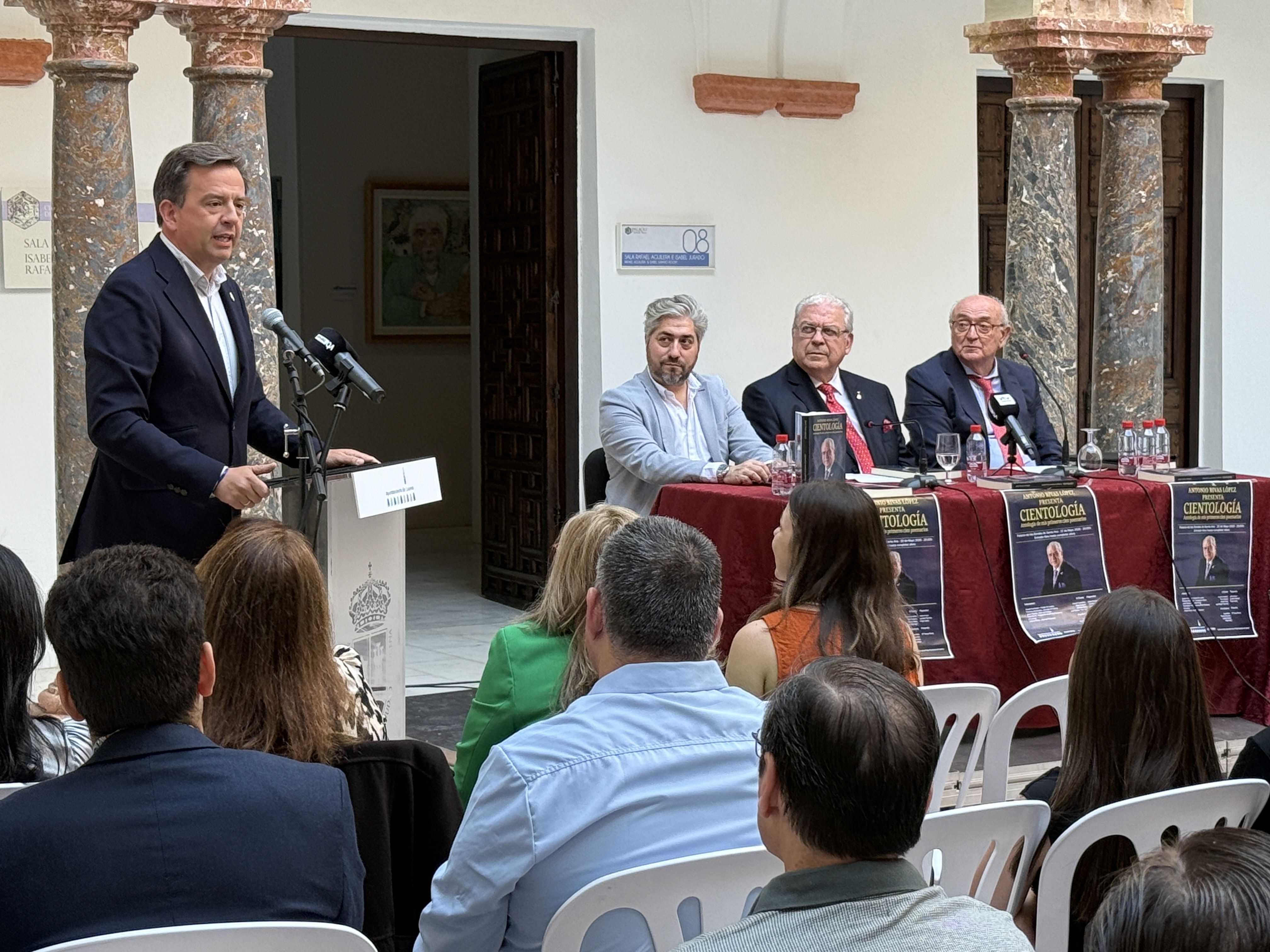 Presentación del nuevo libro de Antonio Rivas