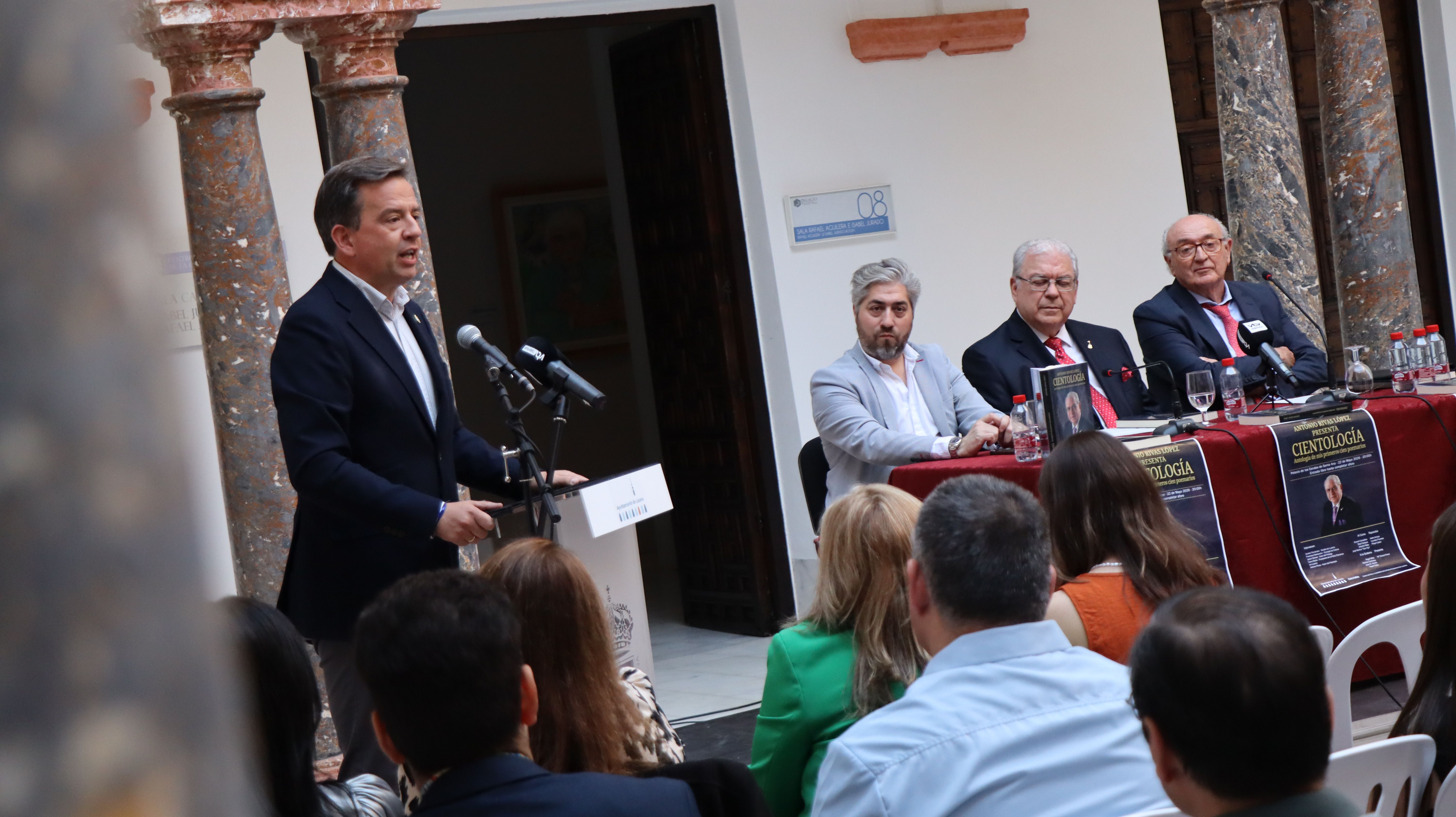 Presentación del nuevo libro de Antonio Rivas