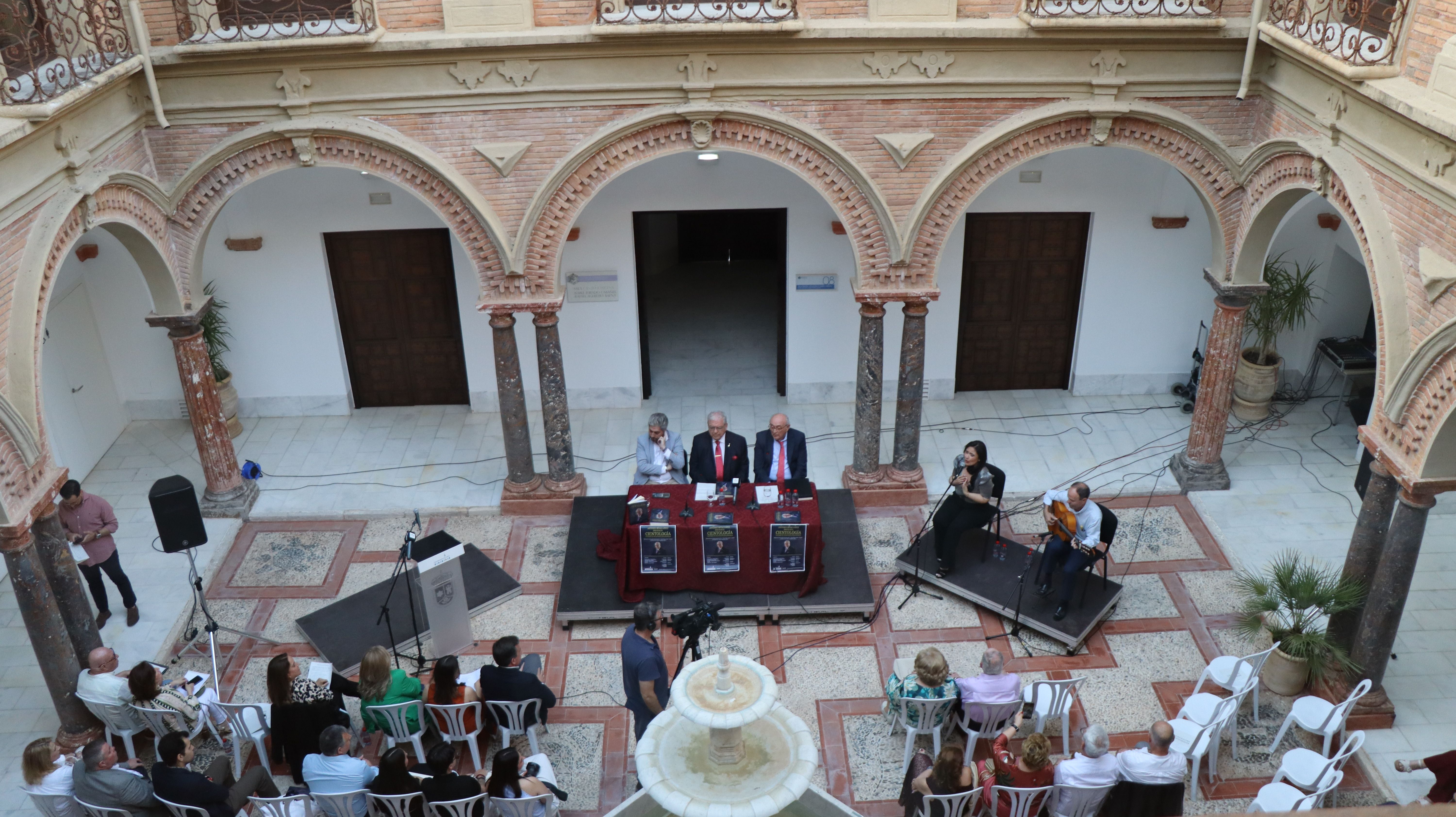 Presentación del nuevo libro de Antonio Rivas