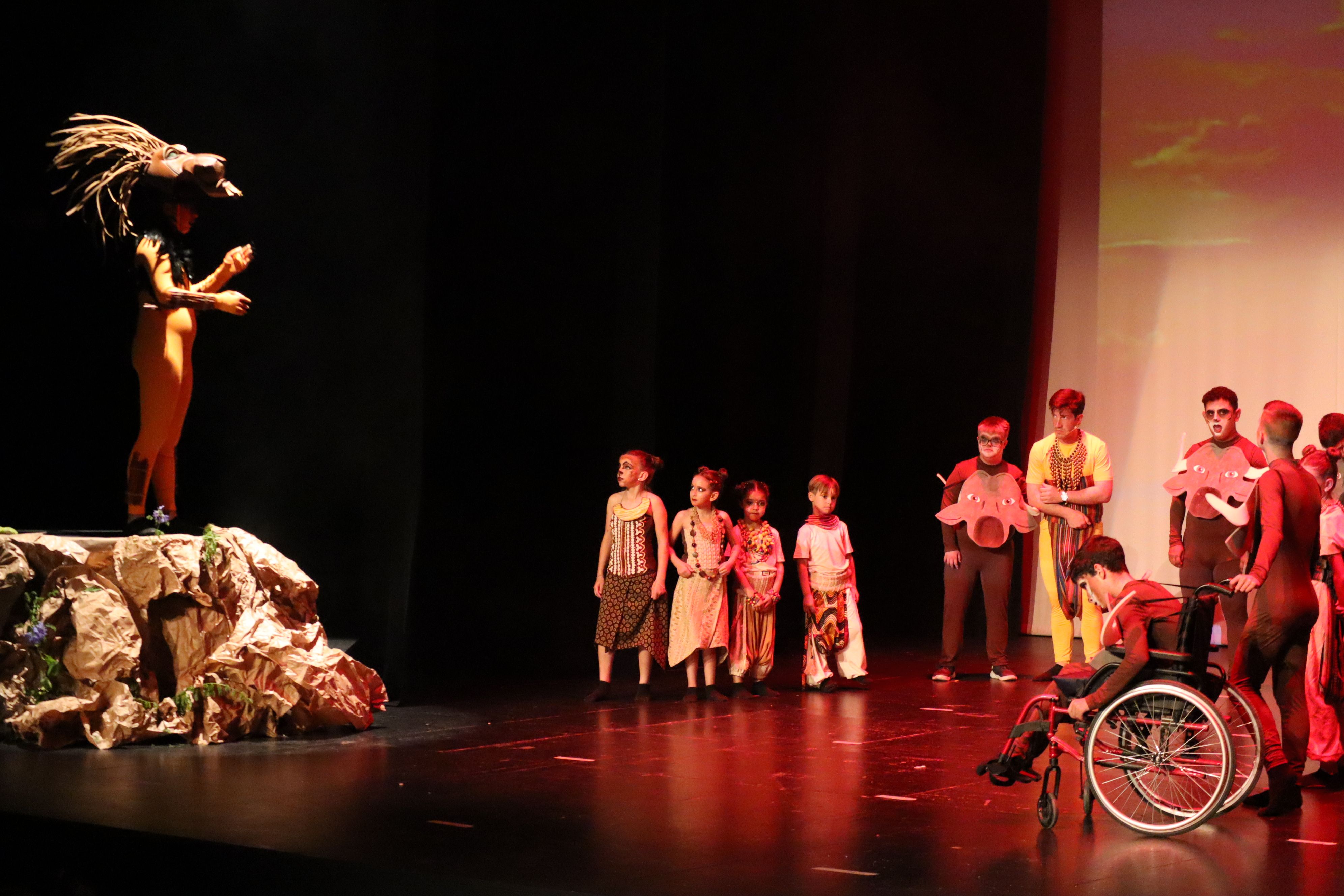 Representación del musical inclusivo El Rey León: El Reencuentro