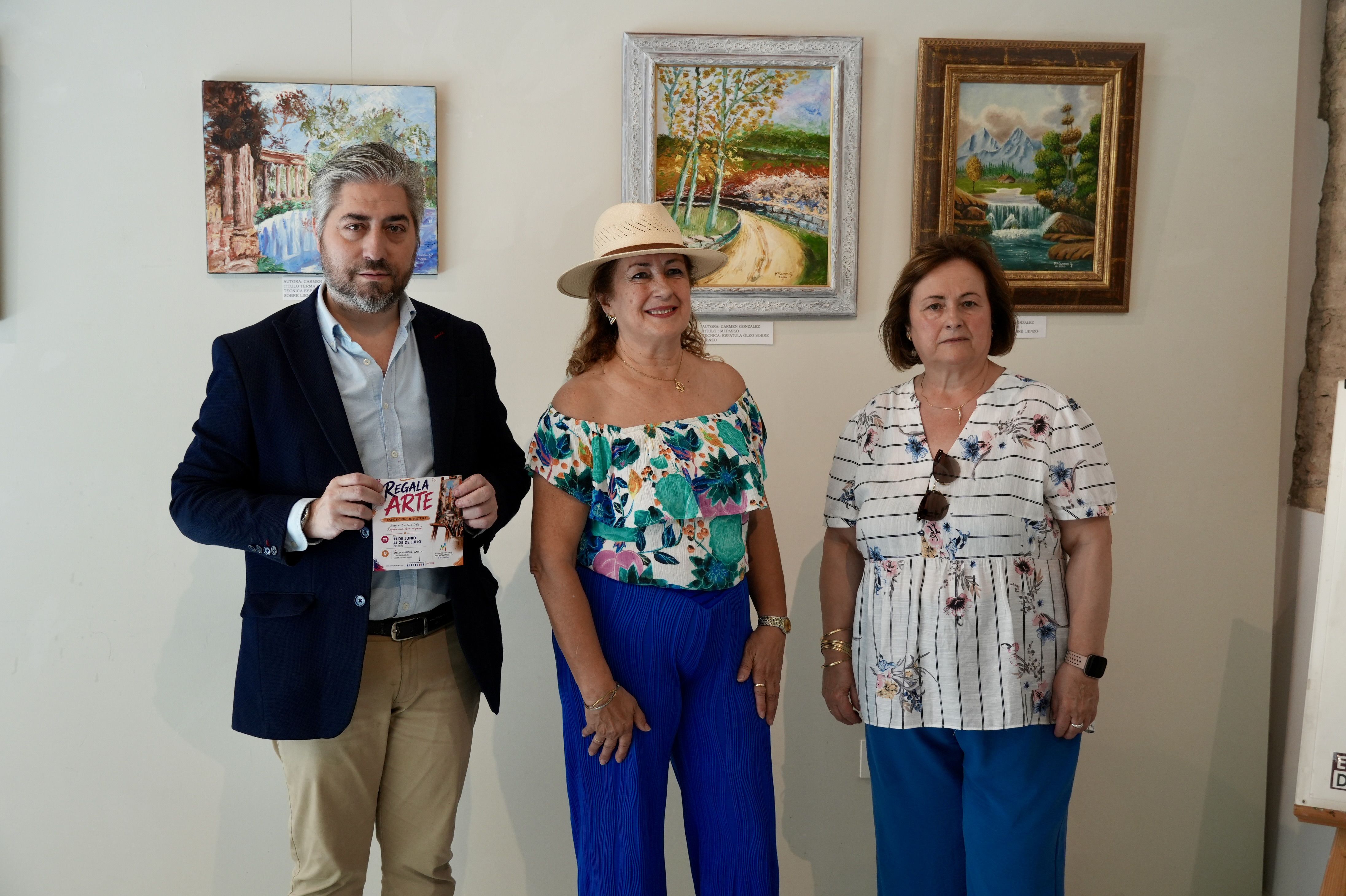 Presentación de la exposición colectiva "RegalaArte" del colectivo cultural "Michelangelo"