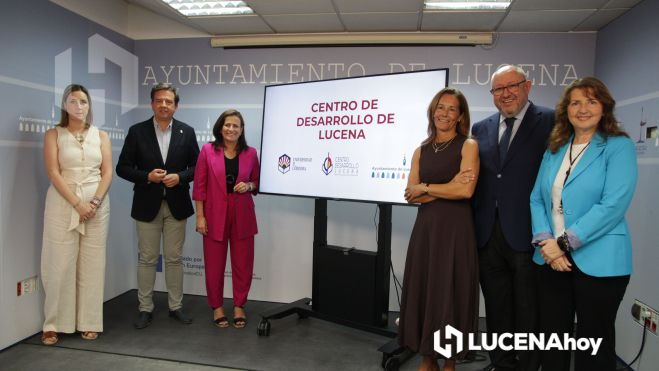 Presentación de la renovación del convenio de colaboración entre el Ayuntamiento y Universidad de Córdoba. Presentación de la renovación del convenio de colaboración entre el Ayuntamiento y Universidad de Córdoba.
