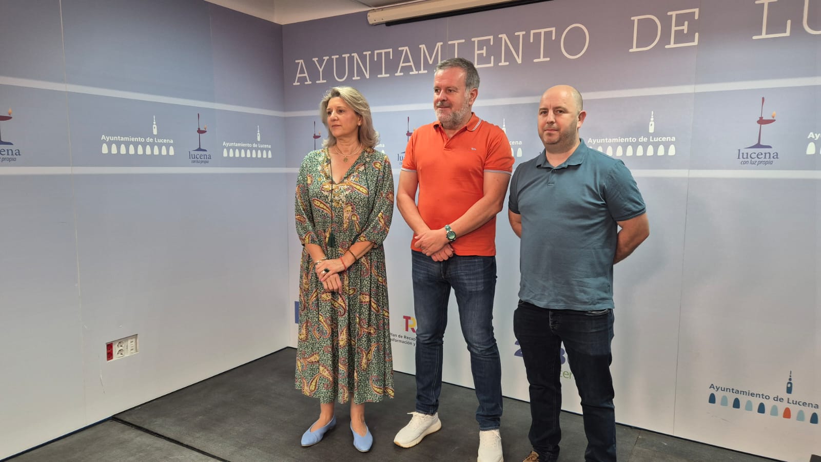 Un momento de la rueda de prensa ofrecida hoy por el PSOE