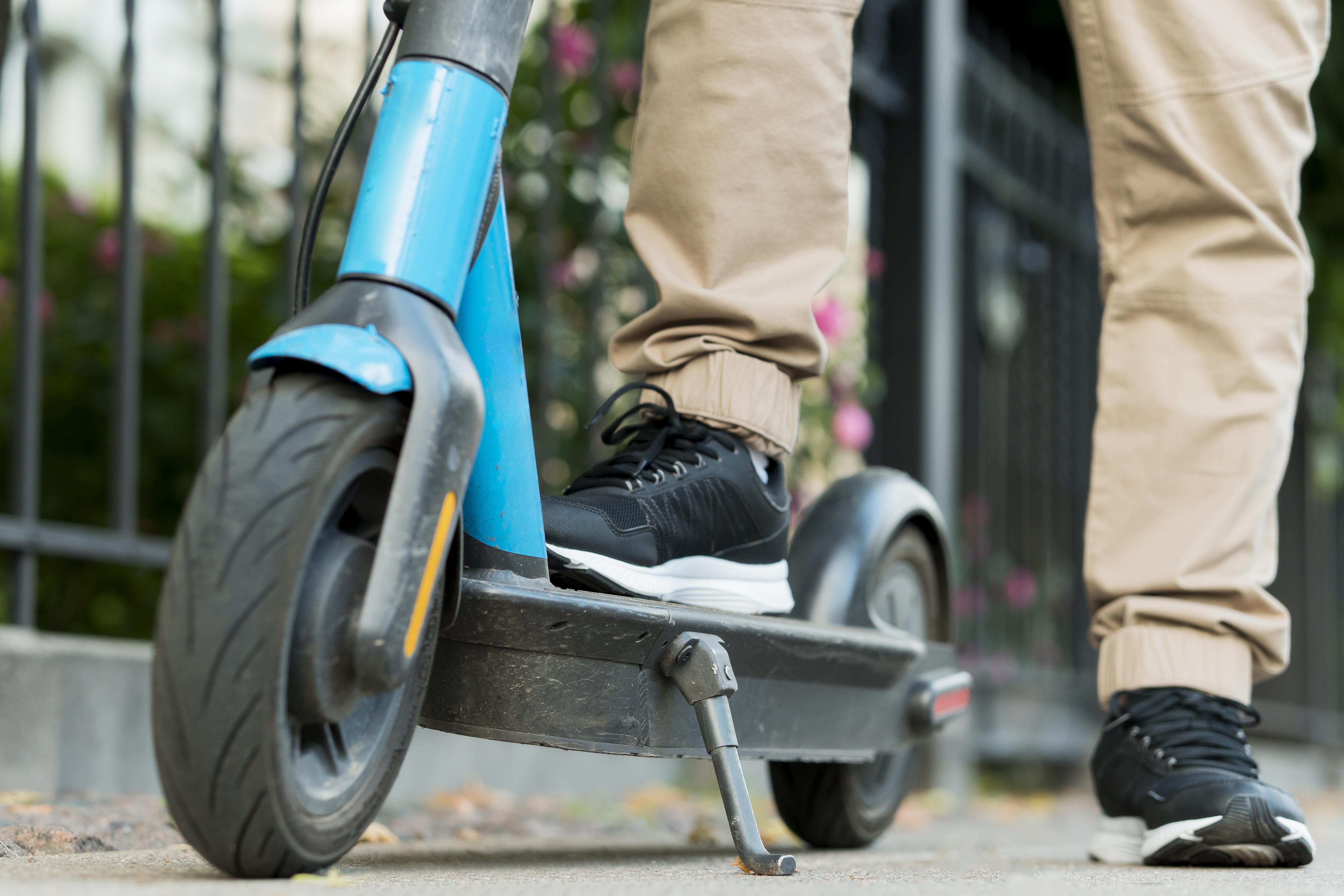Patinete eléctrico. (Imagen: Magnific).