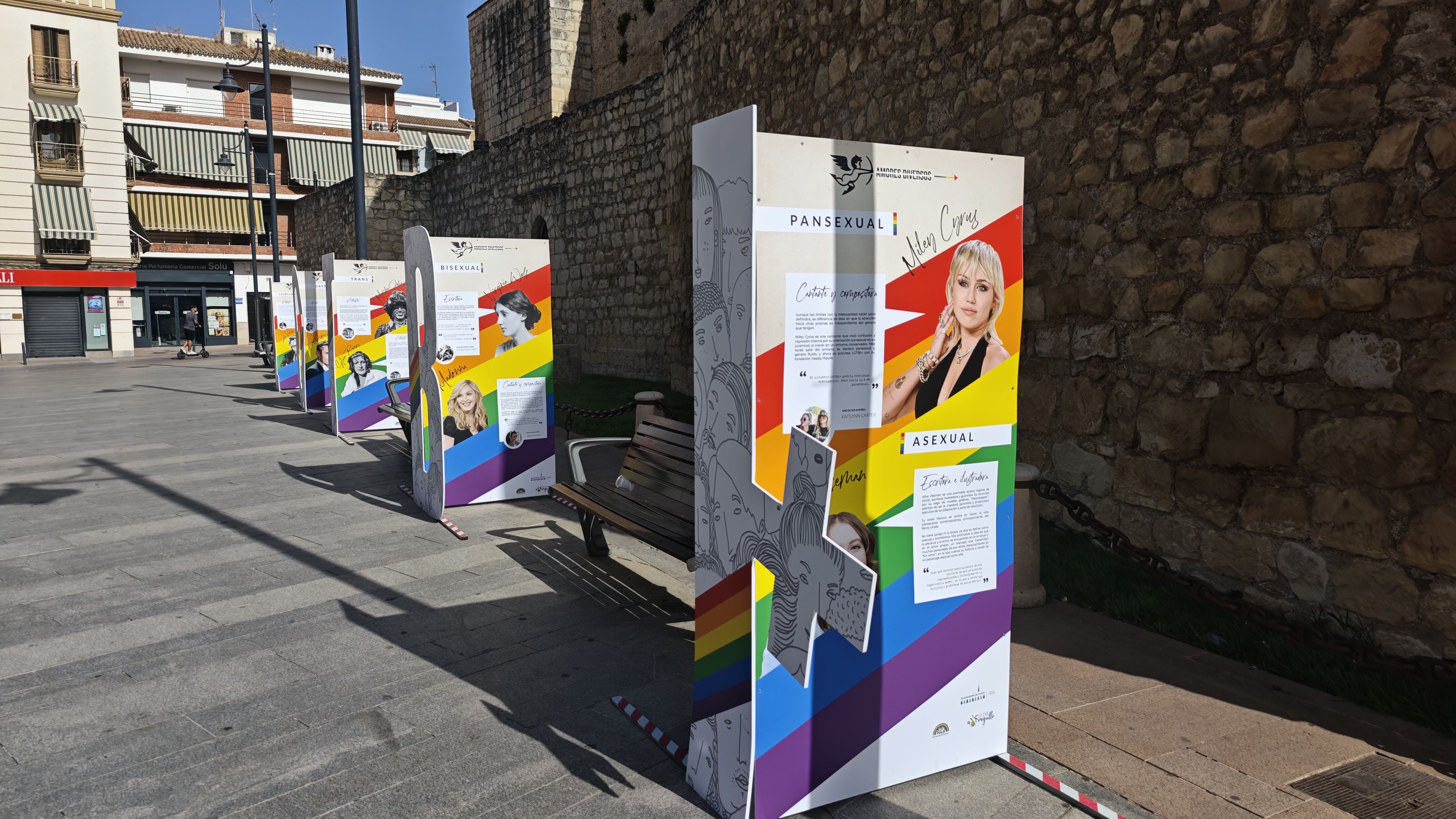 Paneles expuestos en la plaza de Archidona con motivo del Día Internacional del Orgullo LGTBIQ+