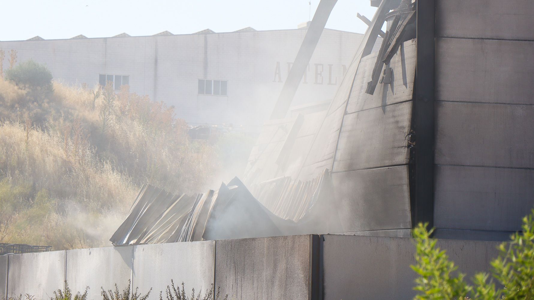 Incendio en nave industrial Parque Empresarial Principe Felipe 4