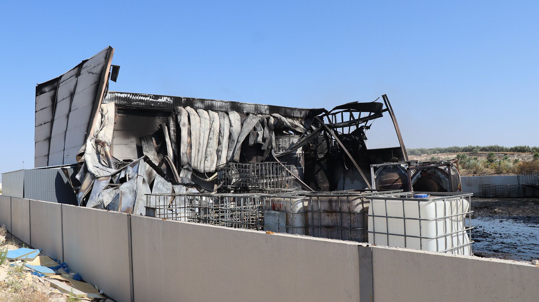Incendio en nave industrial Parque Empresarial Principe Felipe 26
