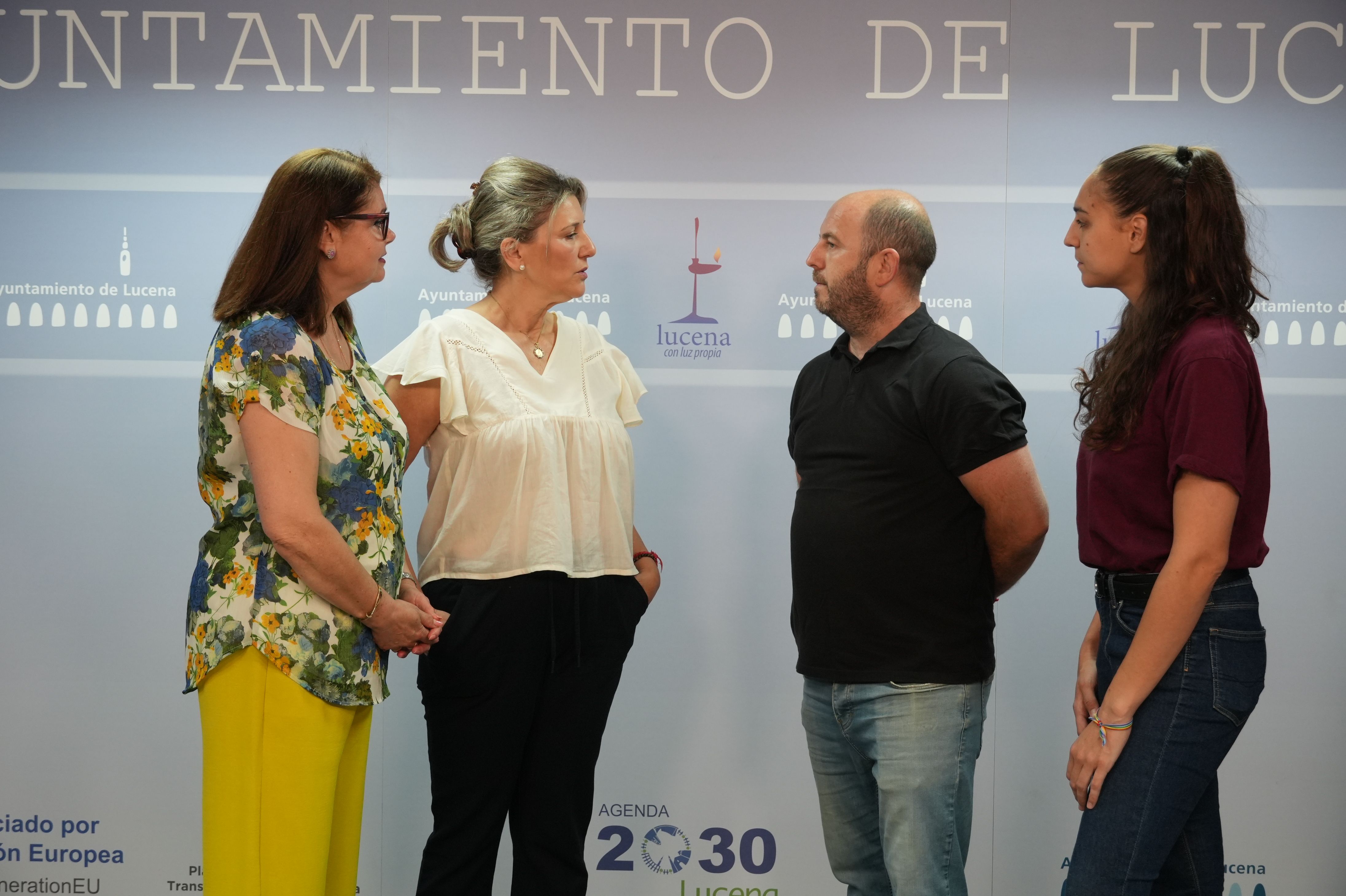 Jacob Lorenzo junto a distintos miembros del PSOE local durante la rueda de prensa para hablar sobre la situación de Las Navas