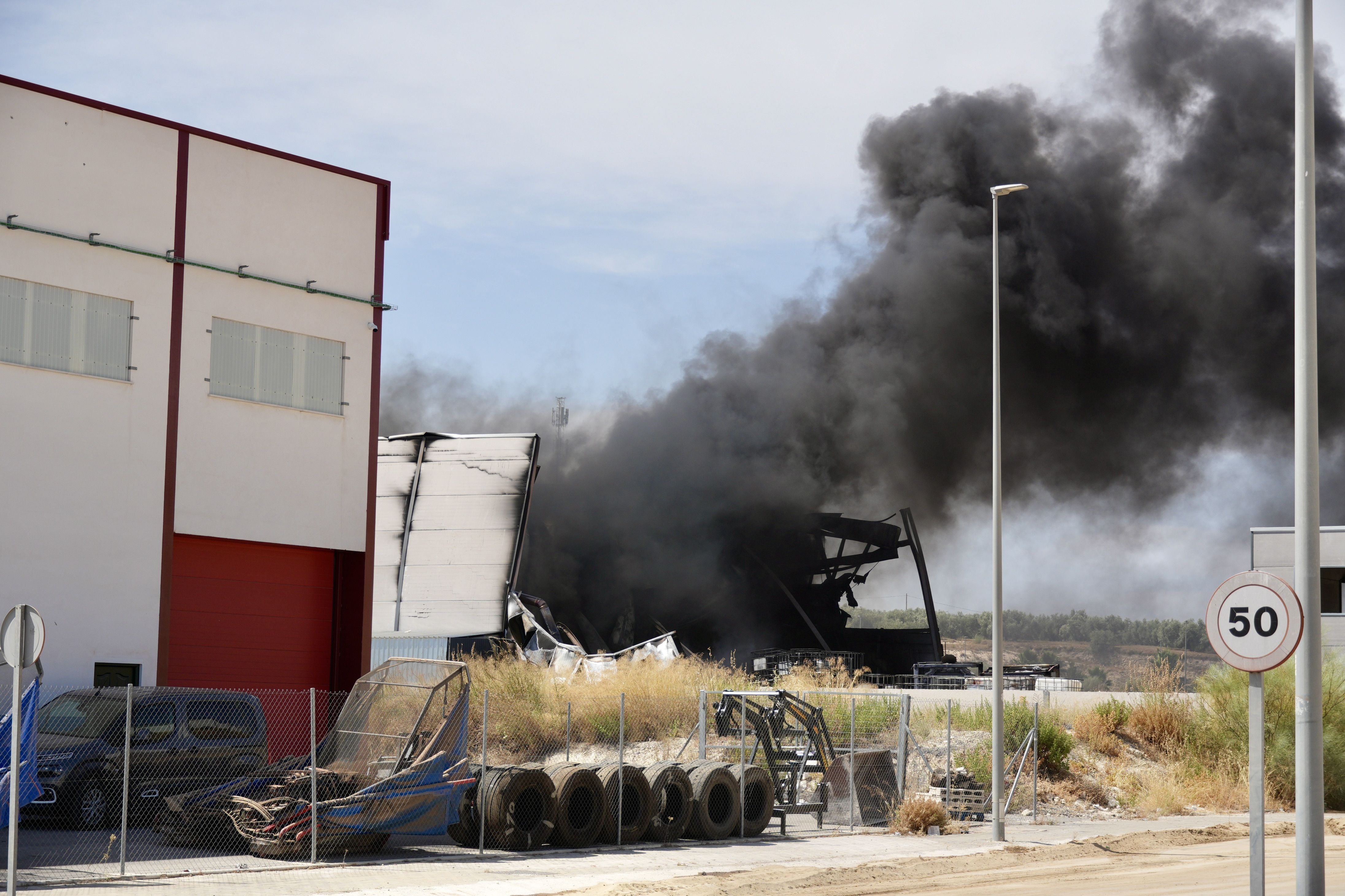 Incendio nave industrial en parque Príncipe Felipe