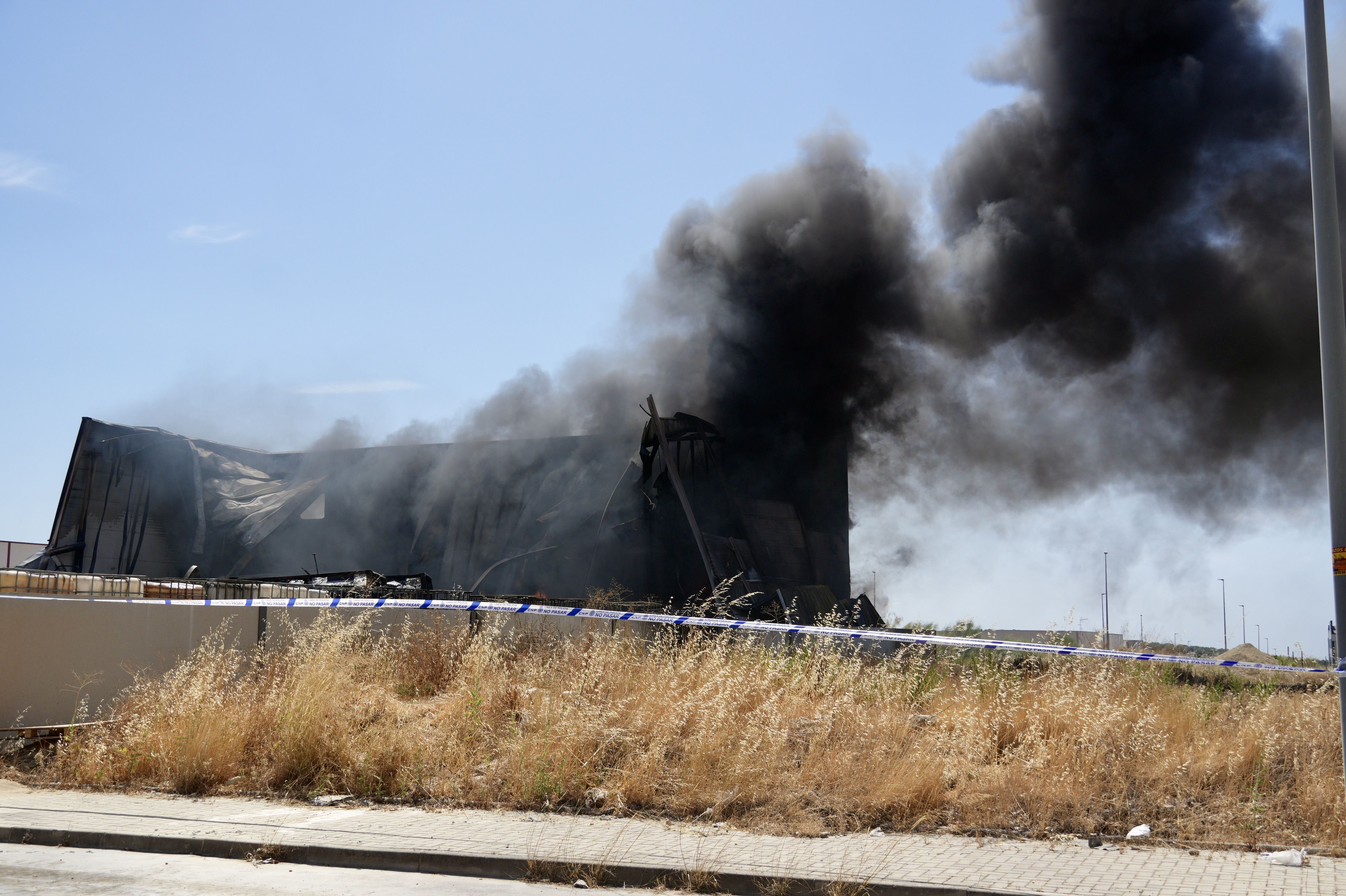 Incendio nave industrial en parque Príncipe Felipe