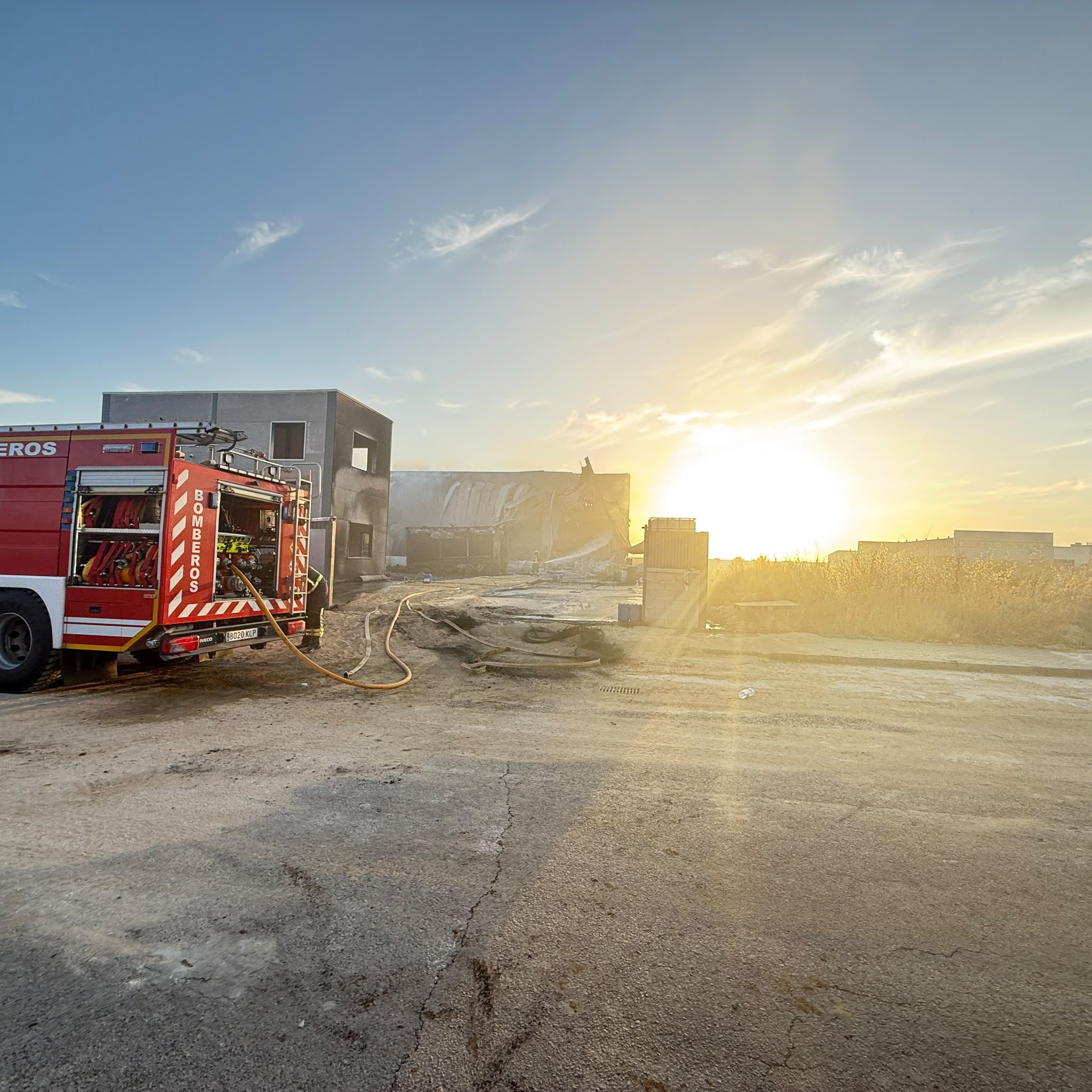 Incendio nave industrial en parque Príncipe Felipe