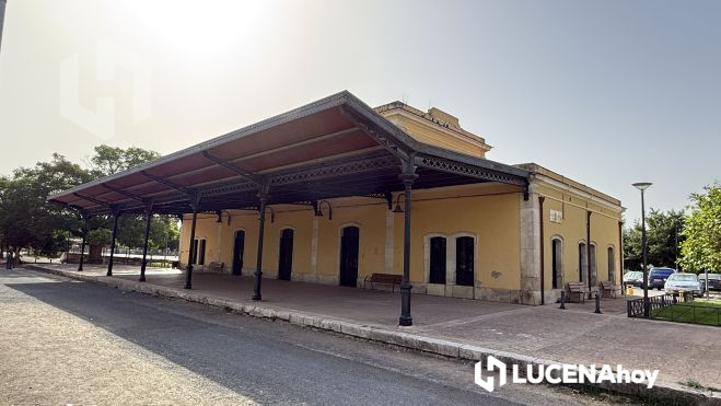 Una imagen del apeadero de la antigua estación de ferrocarril de Lucena junto a la Vía Verde. Una imagen del apeadero de la antigua estación de ferrocarril de Lucena junto a la Vía Verde.
