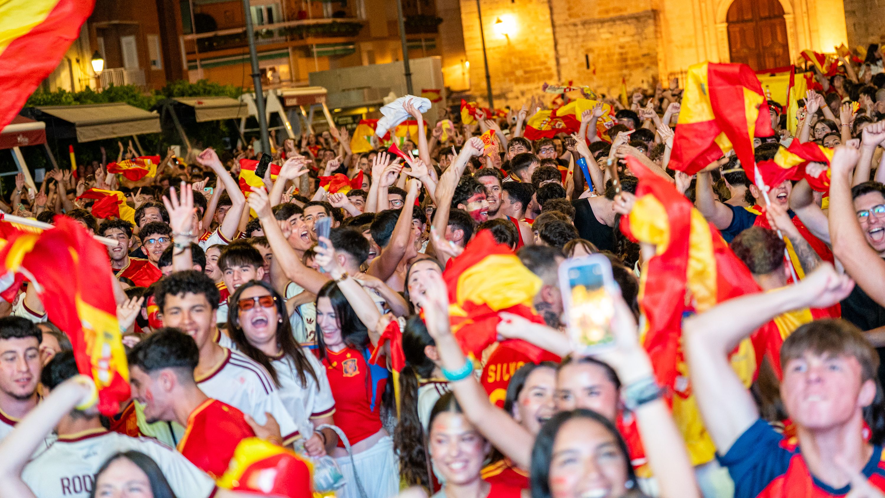 Lucena celebra el Mundial de Fútbol