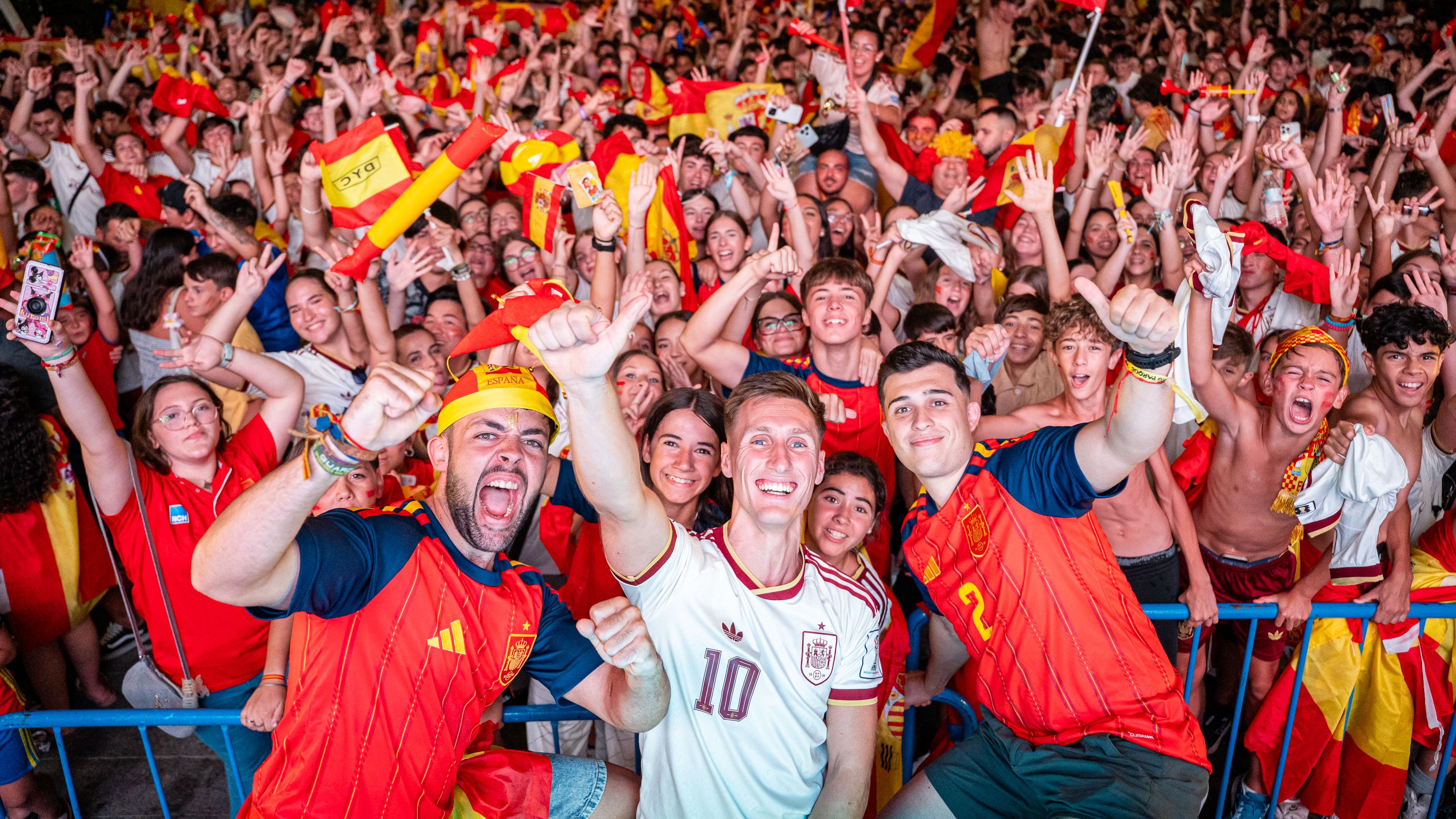 Lucena celebra el Mundial de Fútbol