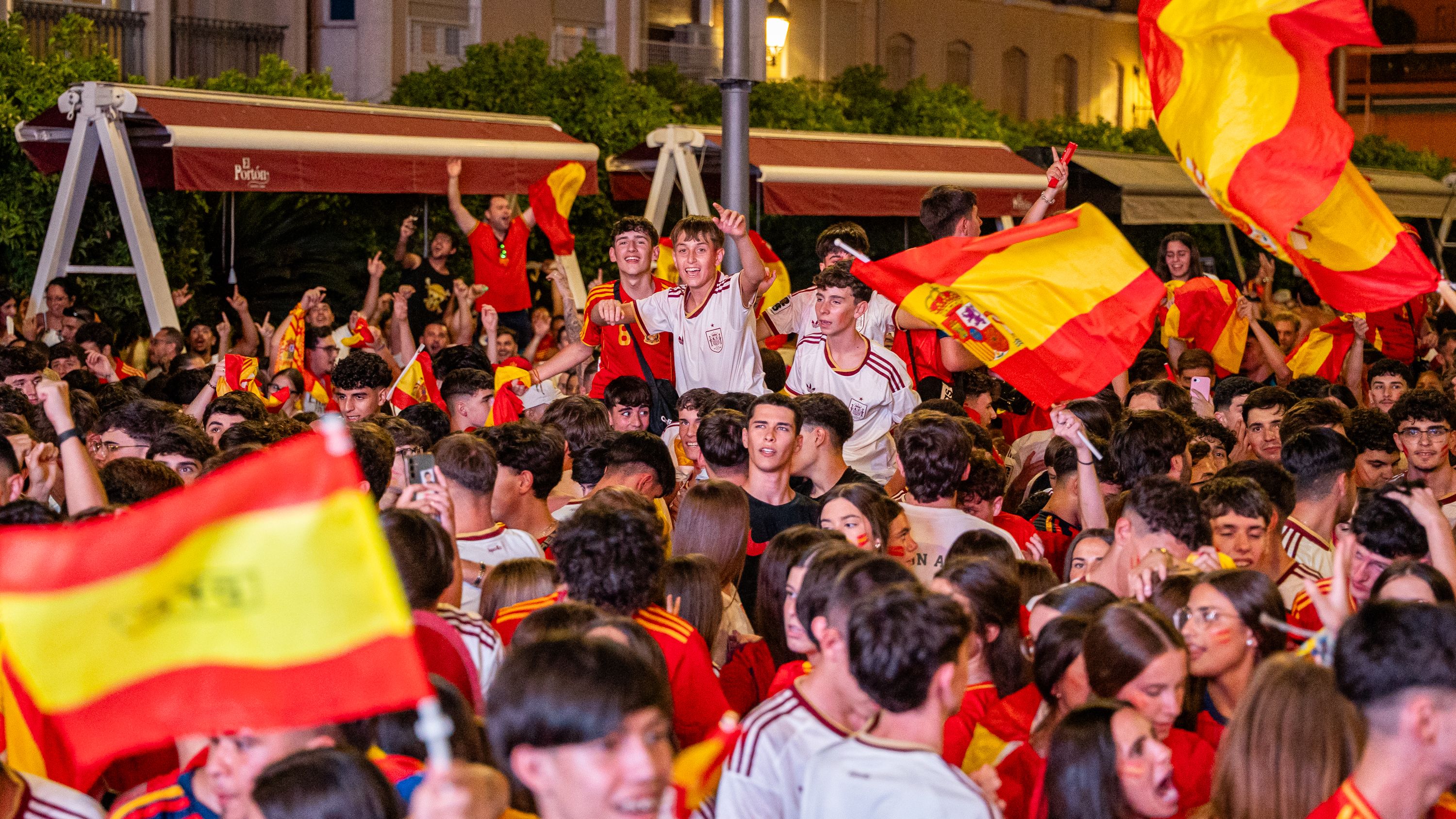 Lucena celebra el Mundial de Fútbol