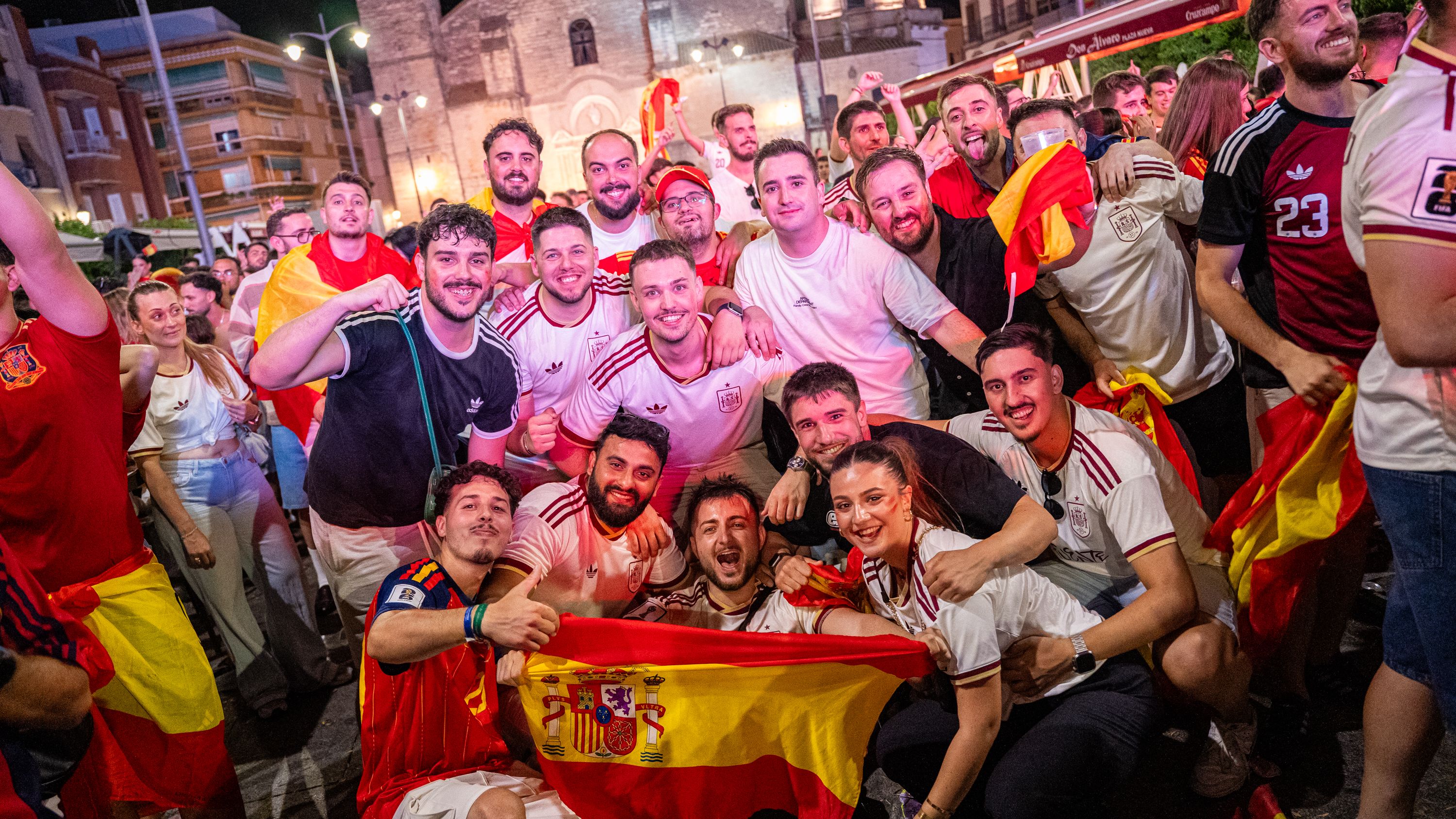 Lucena celebra el Mundial de Fútbol