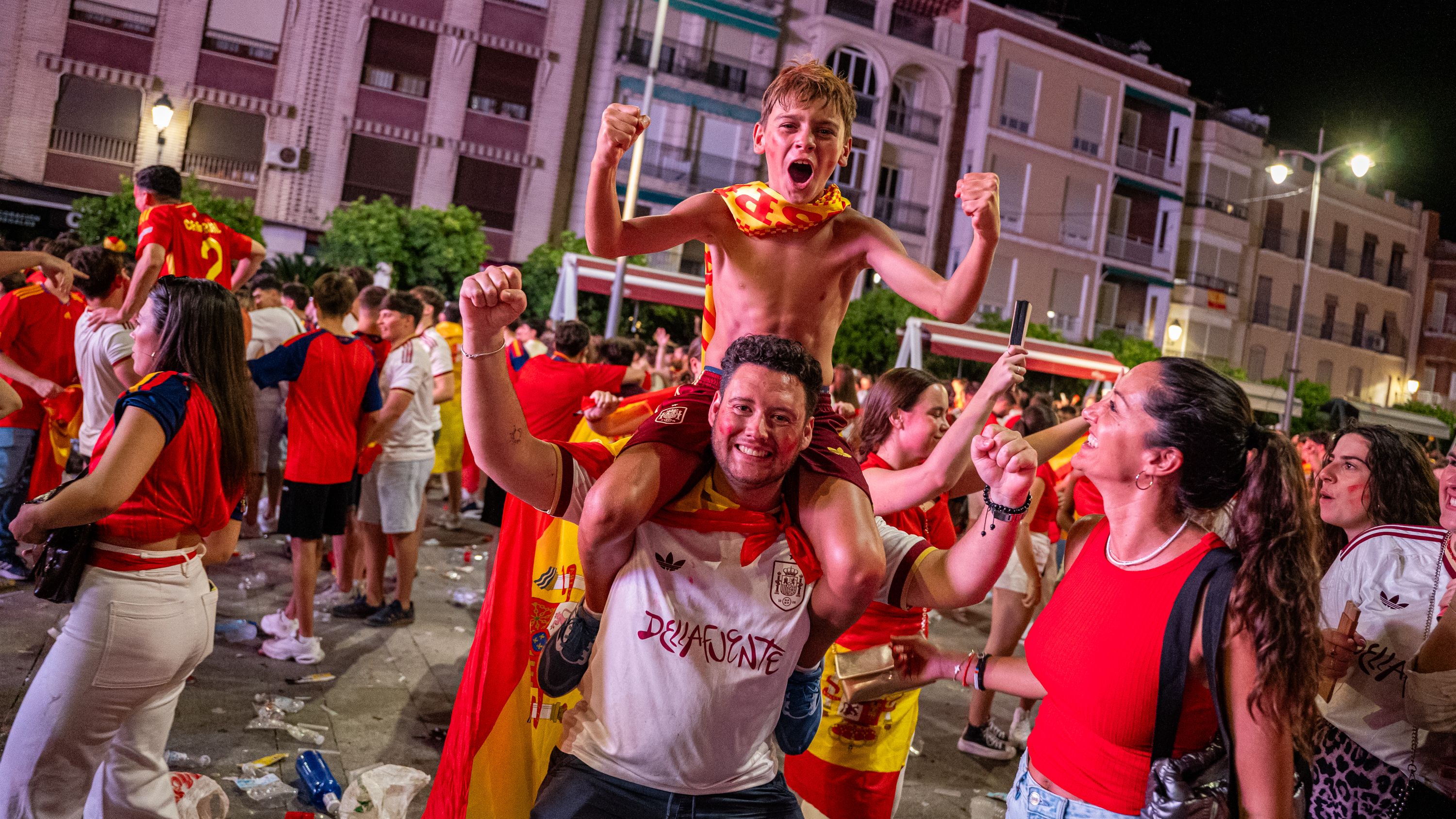 Lucena celebra el Mundial de Fútbol