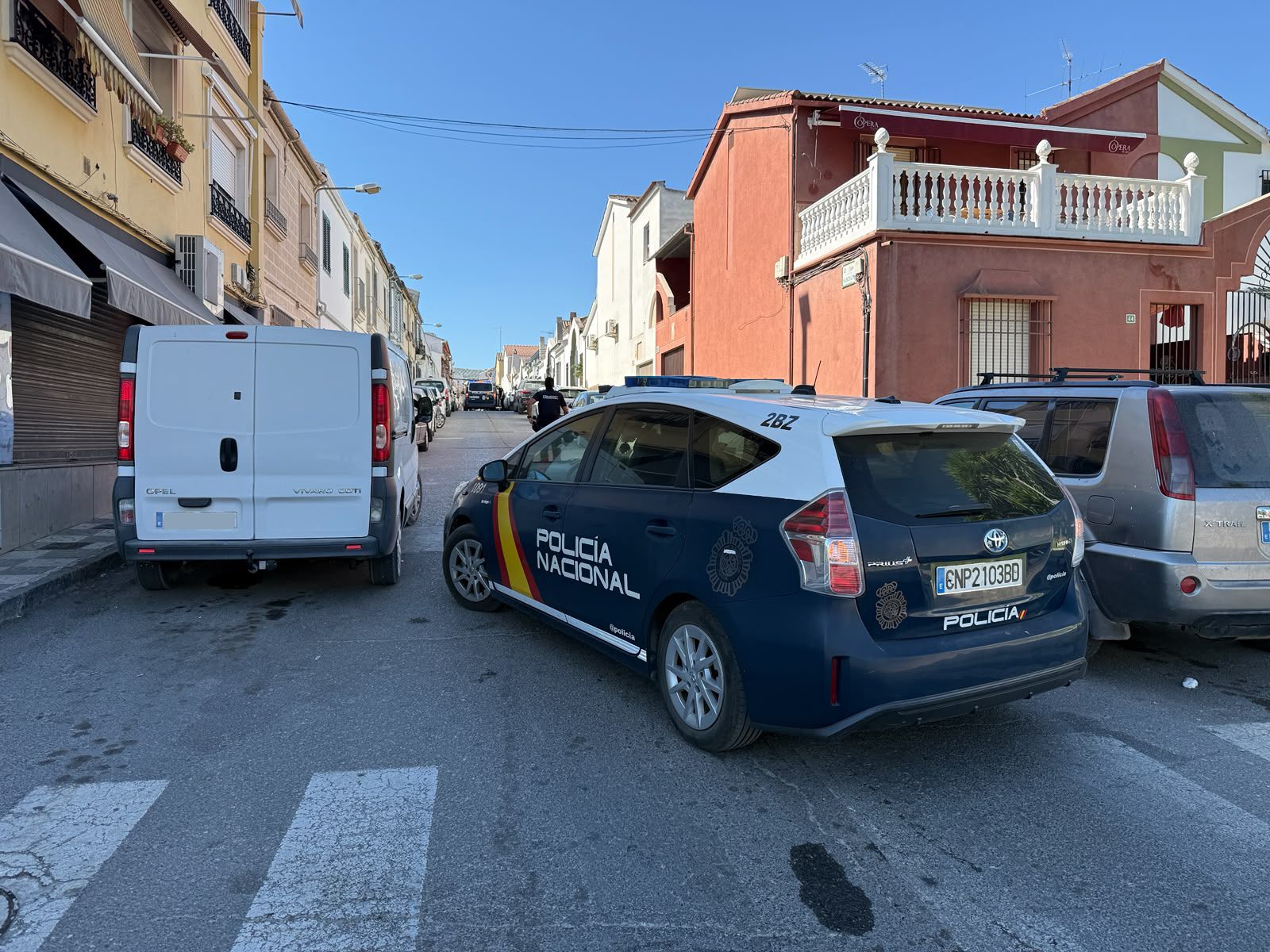 Operativo policial de esta mañana en la calle Manchados de Lucena