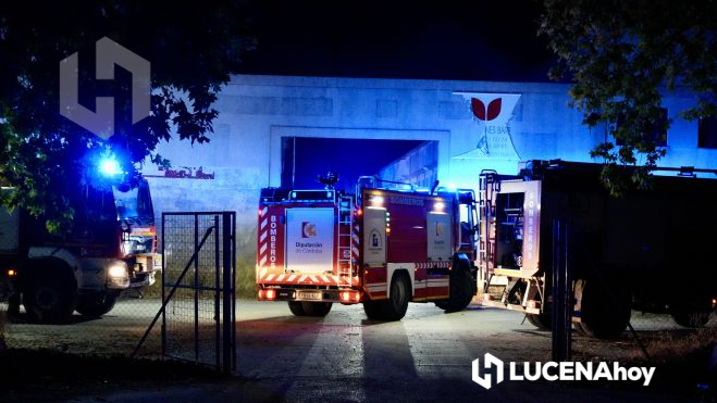 Incendio naves industriales en carretera de Rute Incendio naves industriales en carretera de Rute