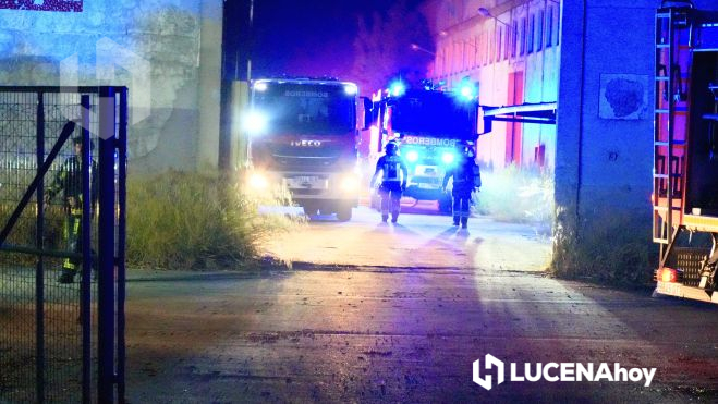 Incendio naves industriales en carretera de Rute Incendio naves industriales en carretera de Rute