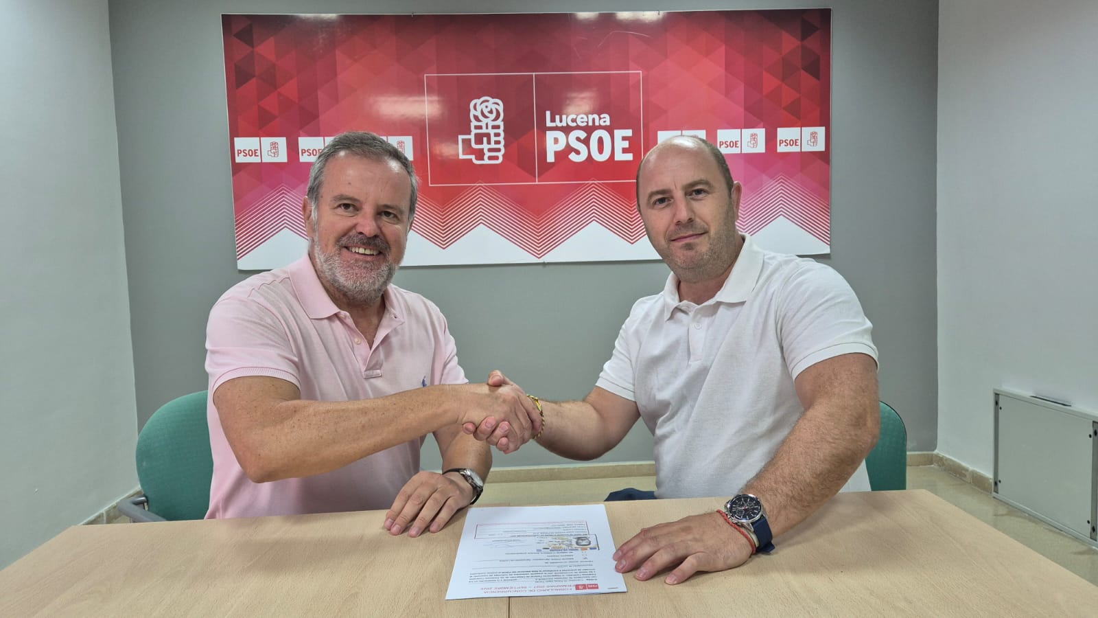Francisco Algar presenta sus credenciales para optar a ser candidato a las municipales por el PSOE ante el Secretario General del partido, Jacob Lorenzo