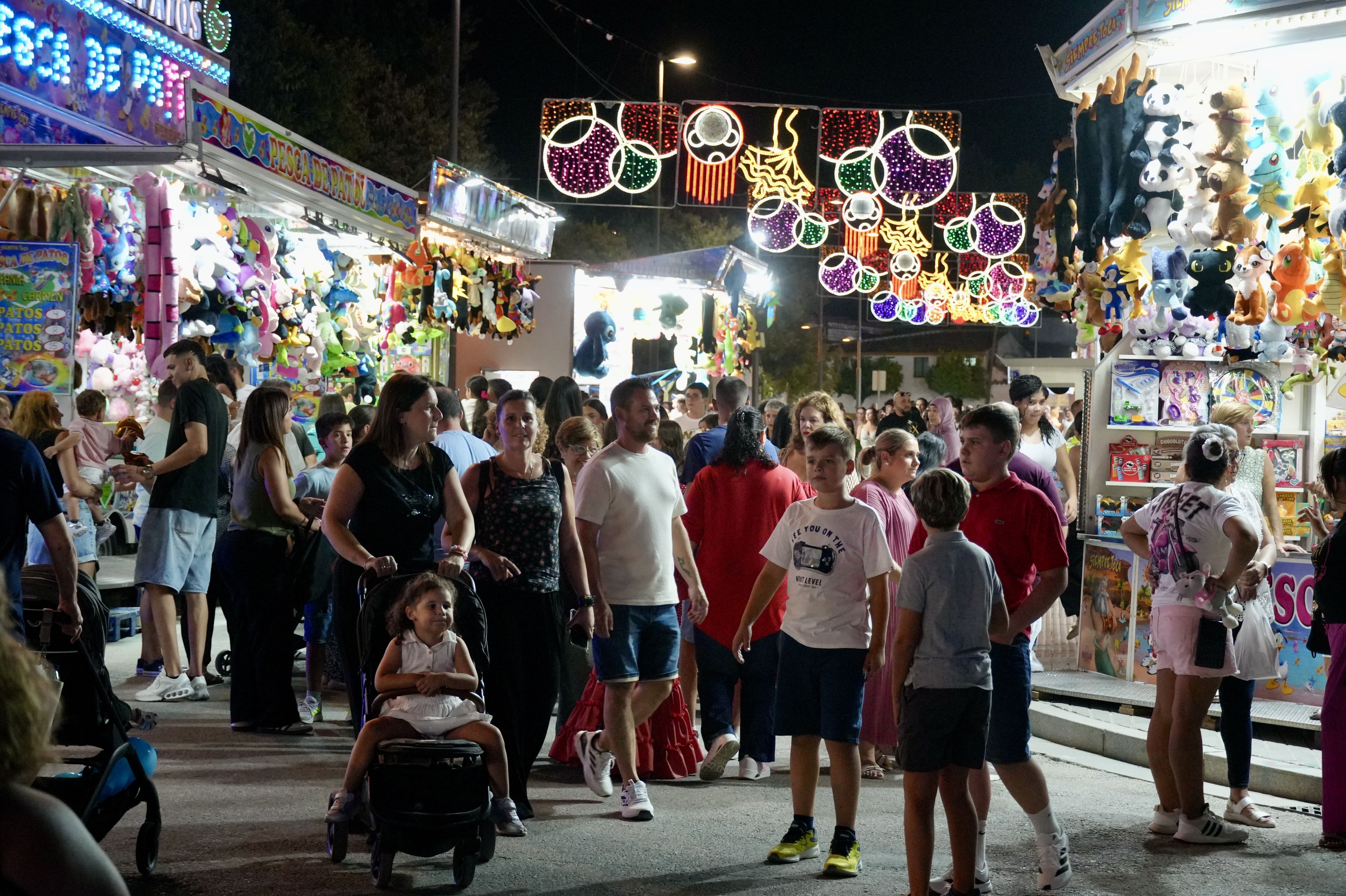 Encendido el alumbrado de la Feria del Valle