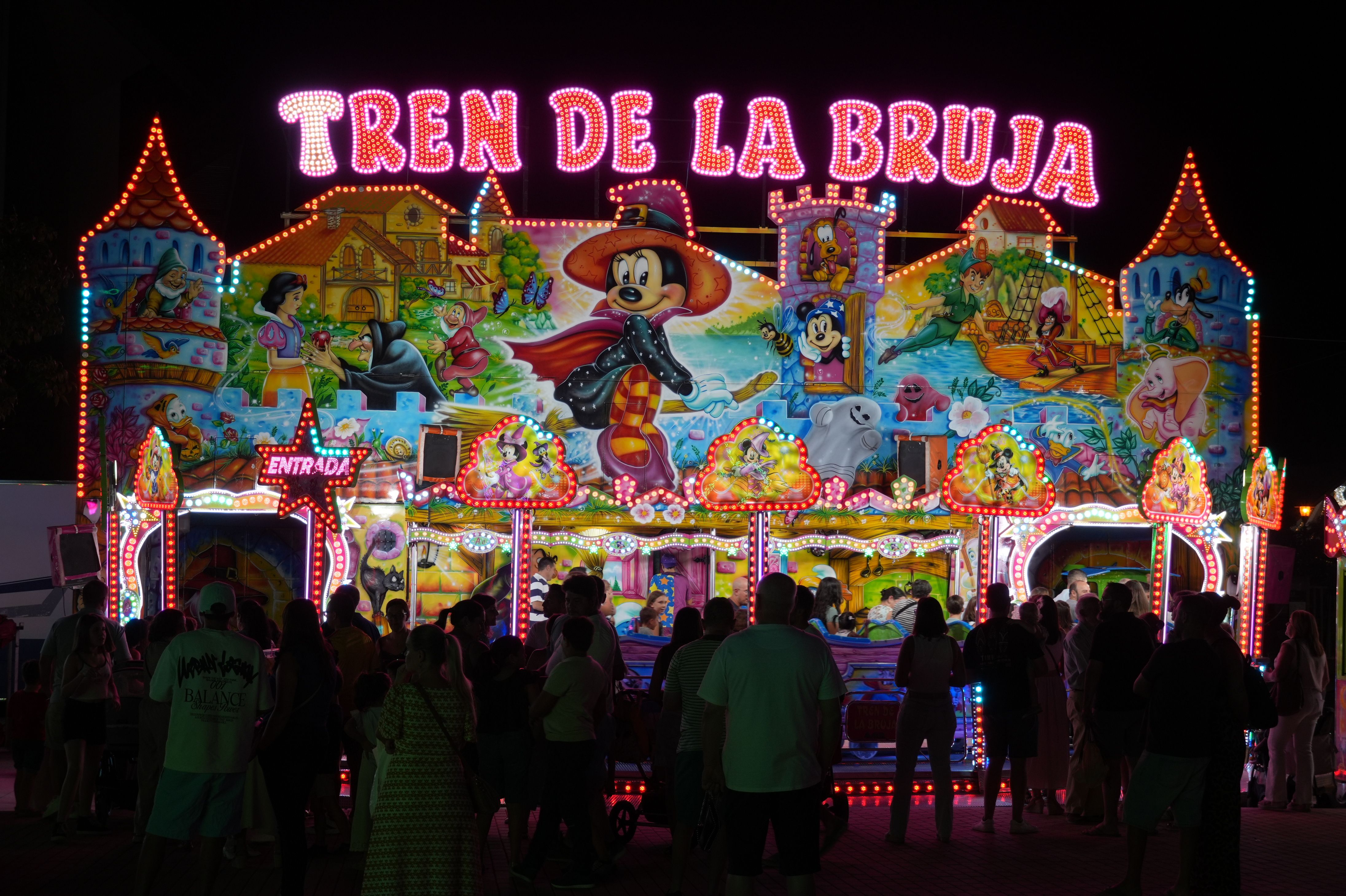 Encendido el alumbrado de la Feria del Valle