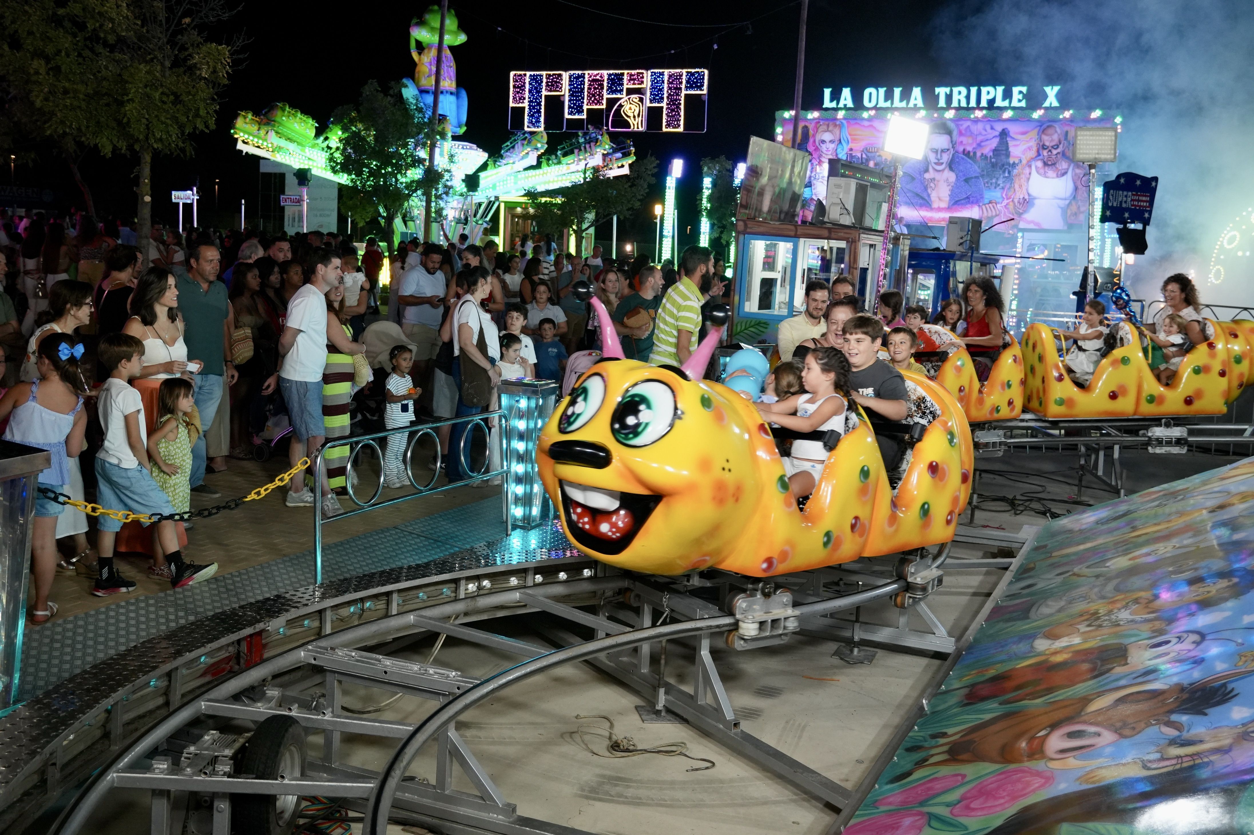 Encendido el alumbrado de la Feria del Valle