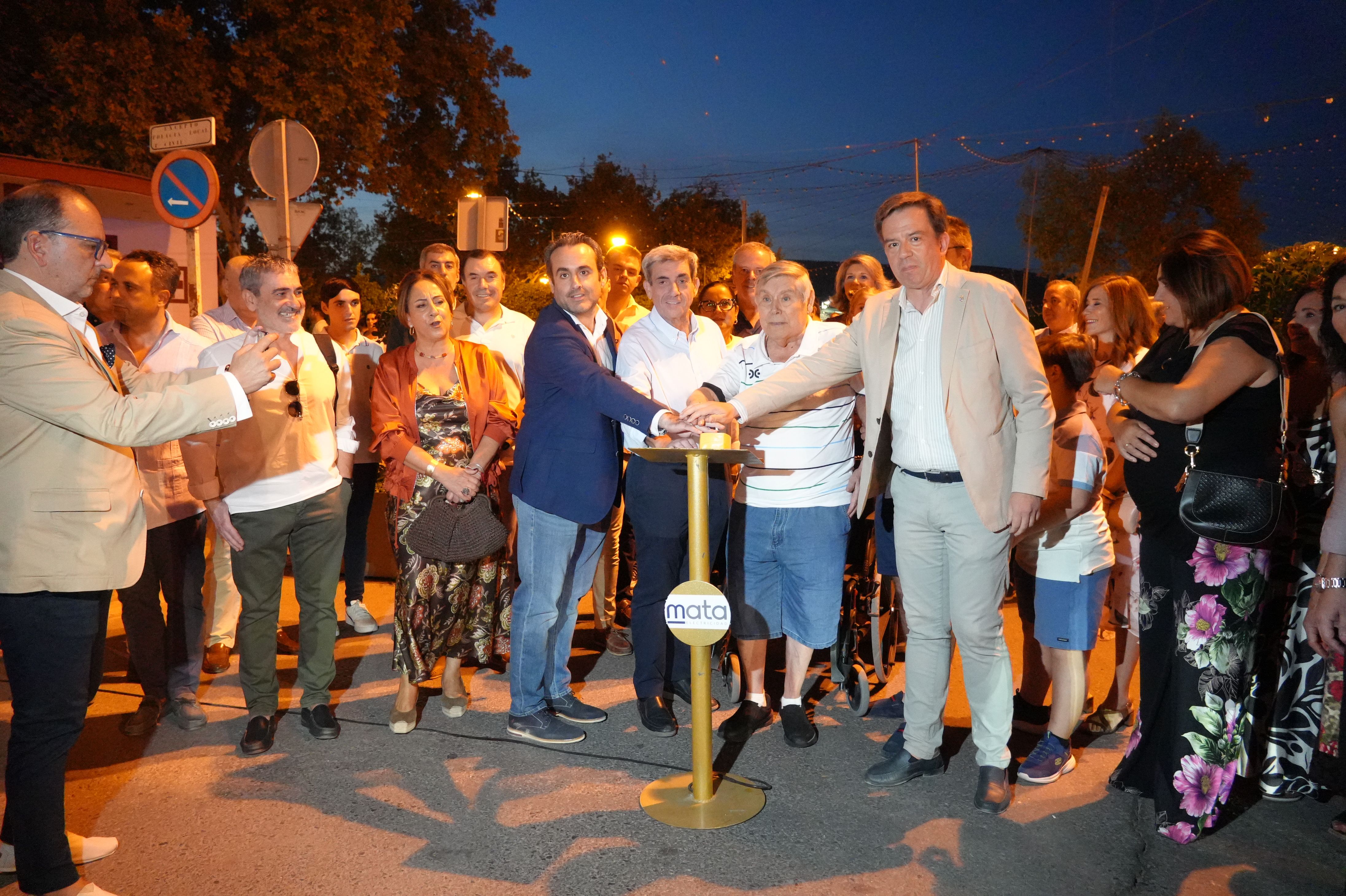 Encendido el alumbrado de la Feria del Valle