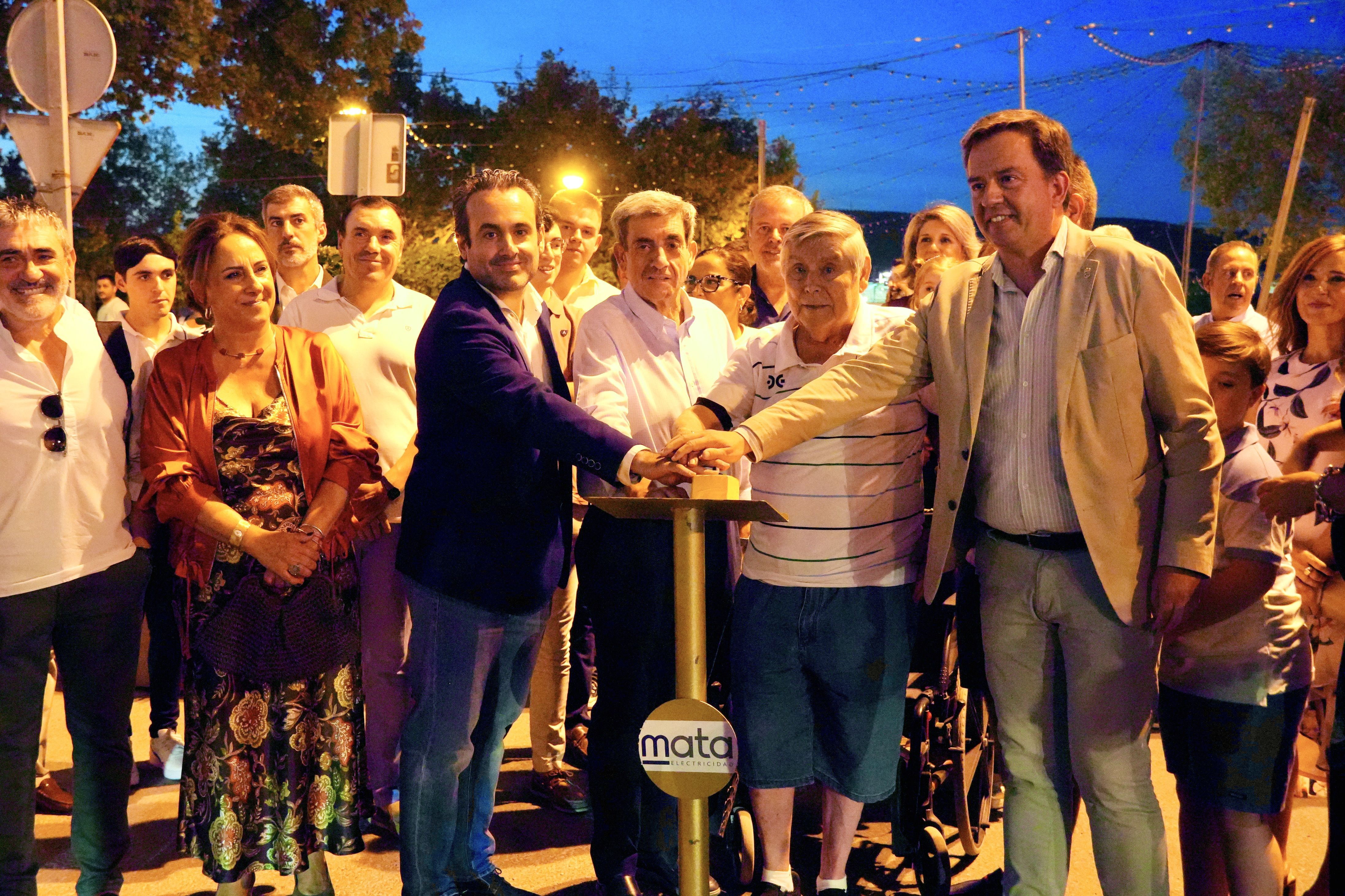 Encendido el alumbrado de la Feria del Valle