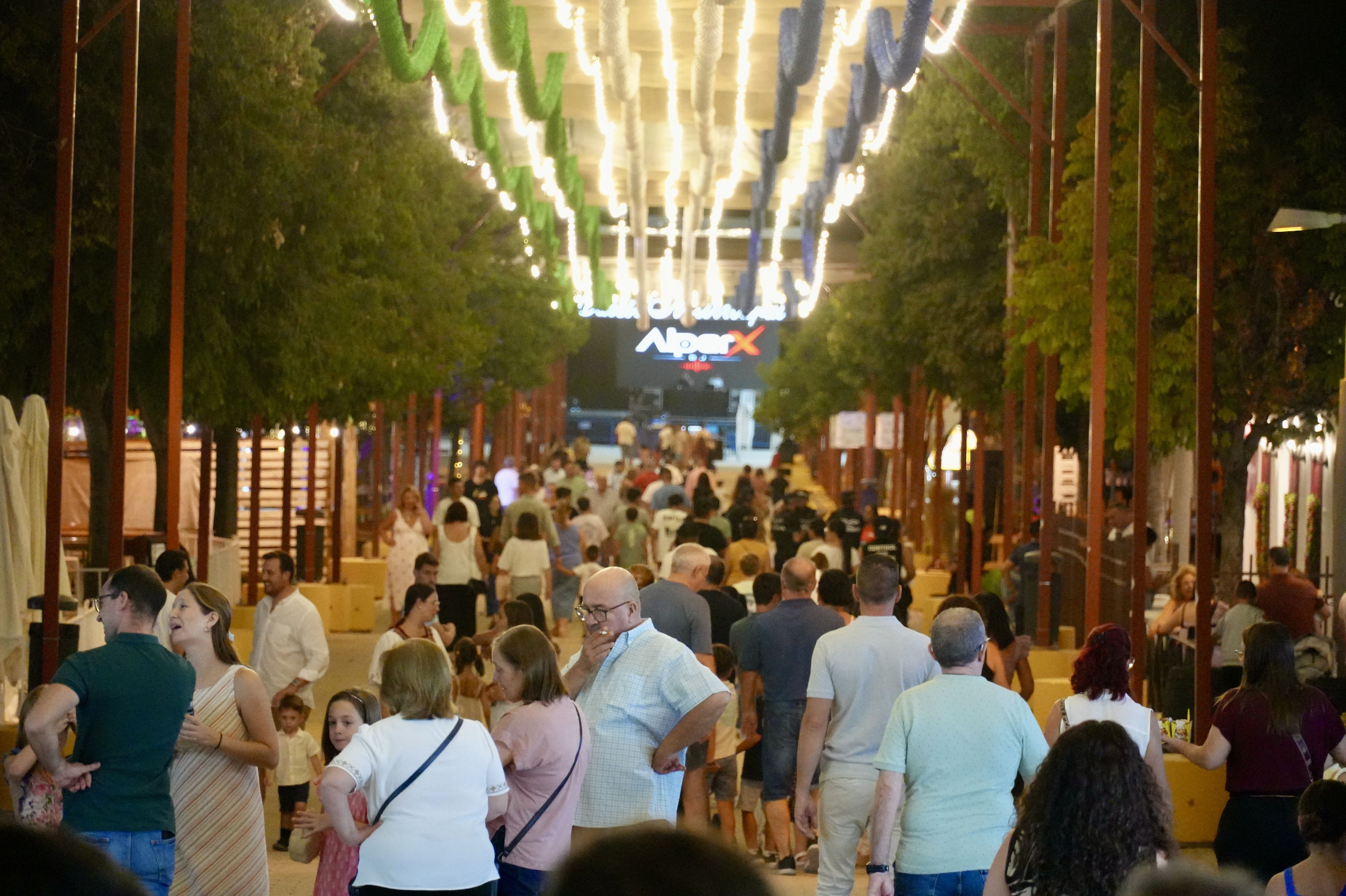 Encendido el alumbrado de la Feria del Valle