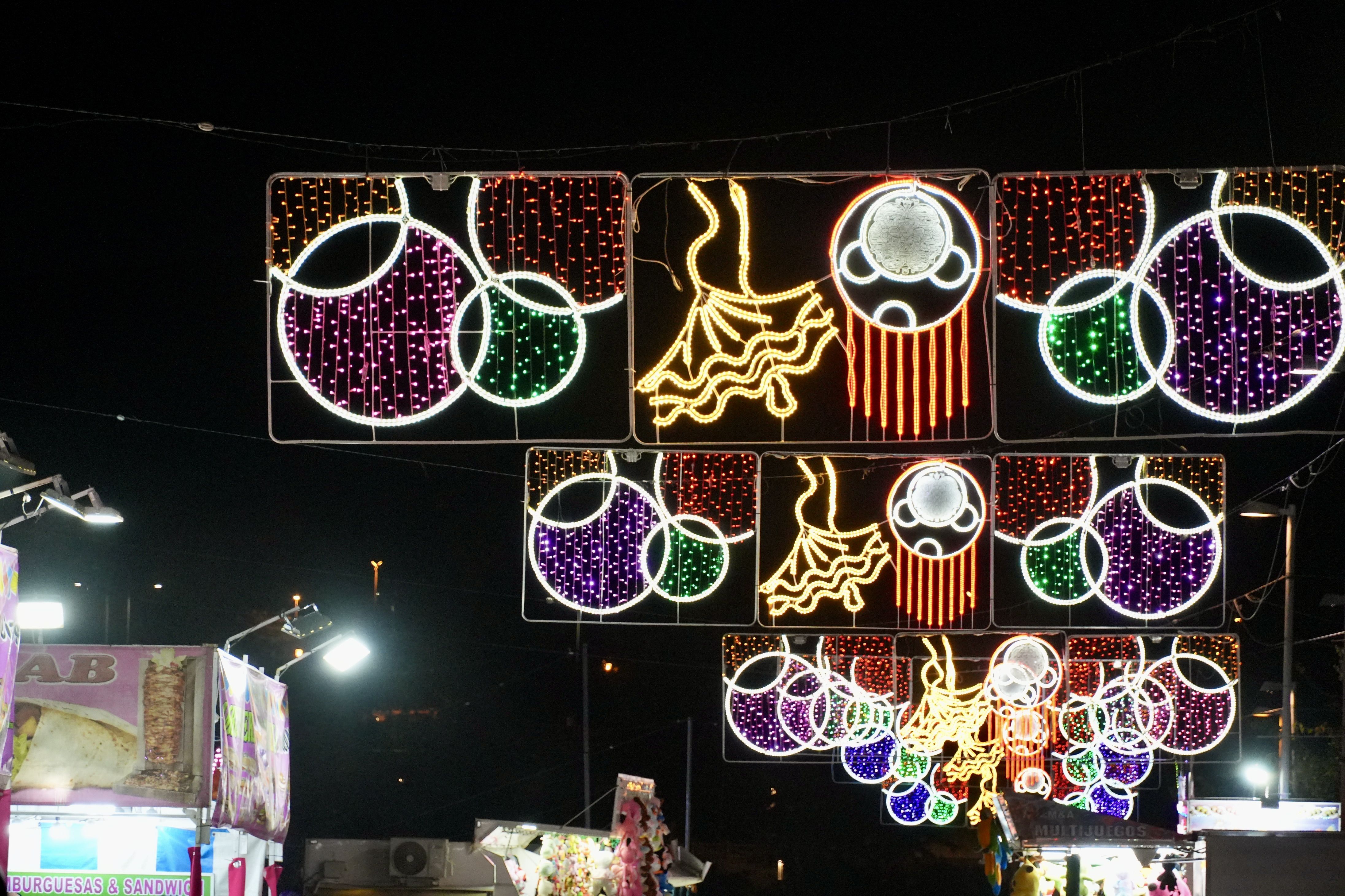 Encendido el alumbrado de la Feria del Valle