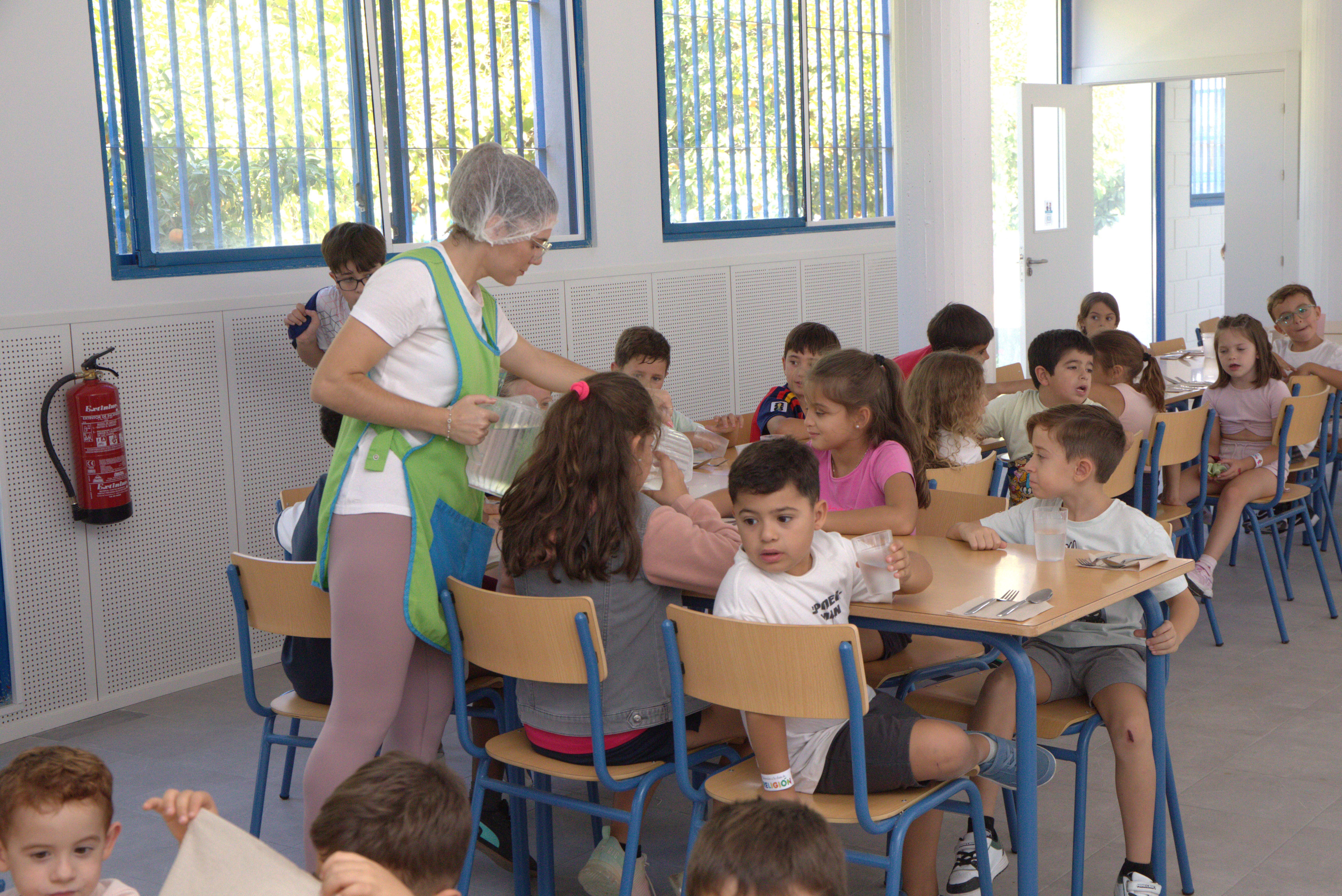 Imagen de archivo durante la inauguración del comedor del CEIP Antonio Machado. | Ayto. de Lucena.